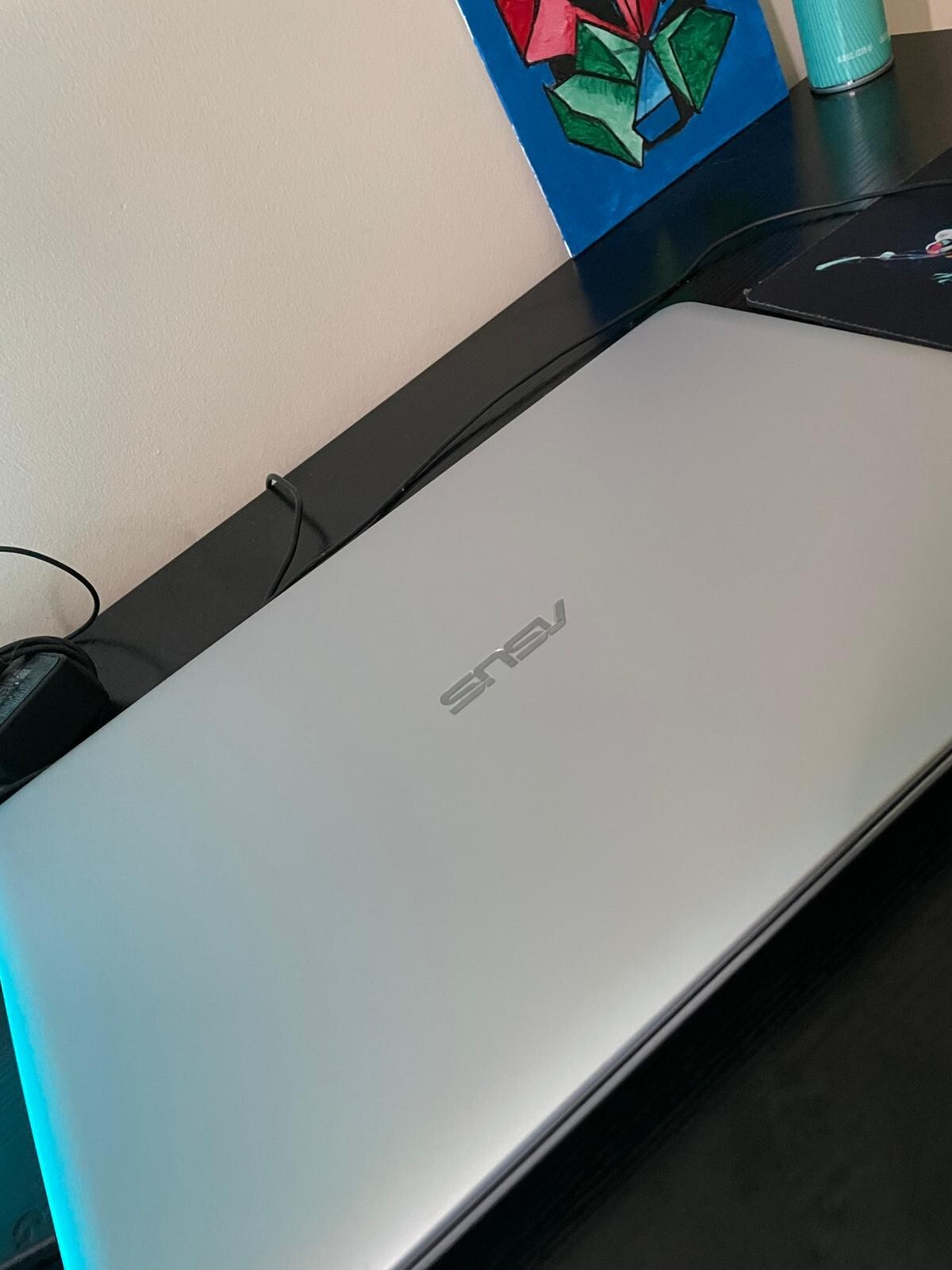 Asus vivobook x540ua SILVER (exellent condition),8gb ram, intel i3 , 1 TB SSD