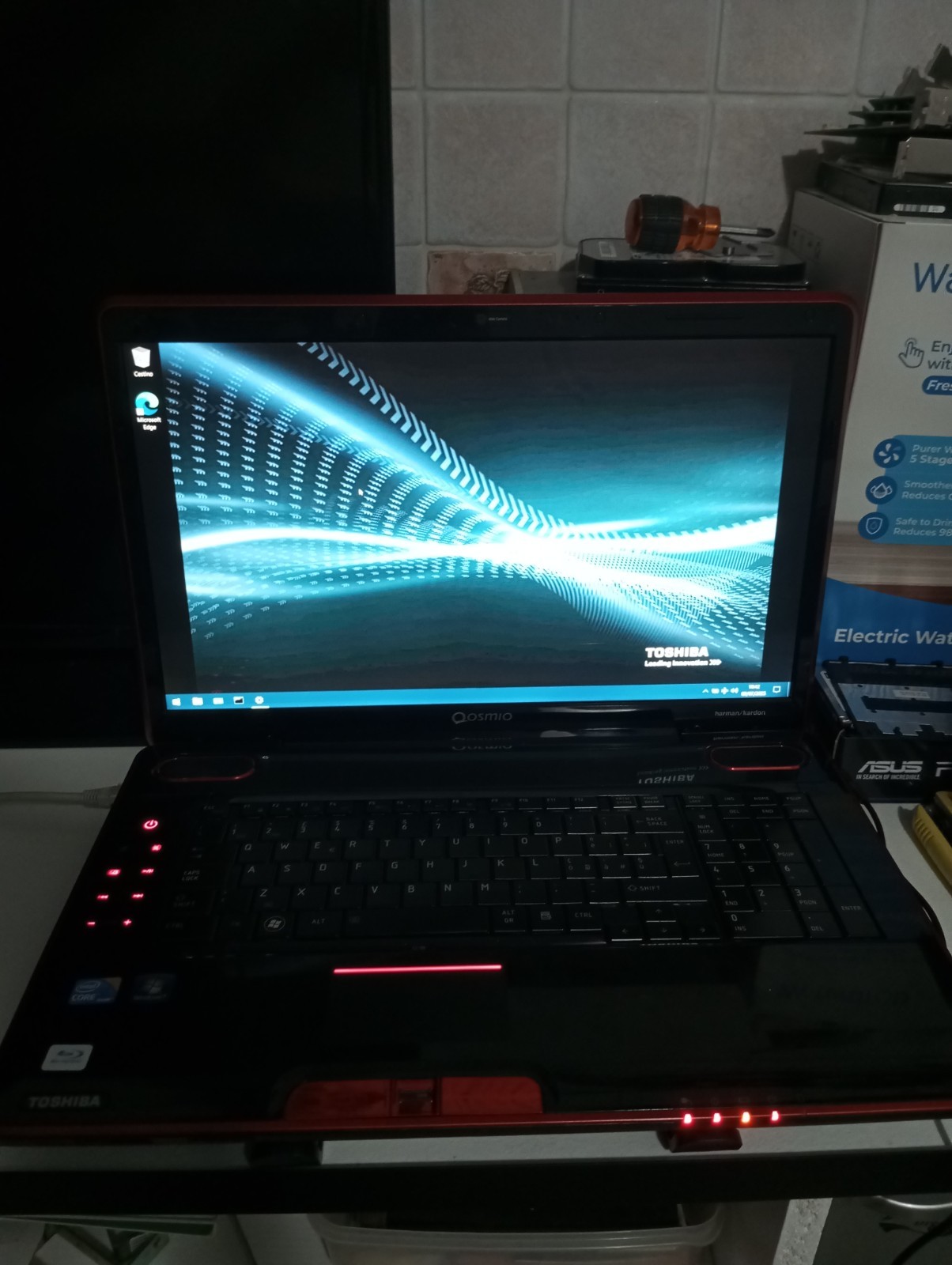 Toshiba Qosmio X500 10W 18″ Laptop PC Intel i7 8gb 250+500 nvidia Harman Kardon