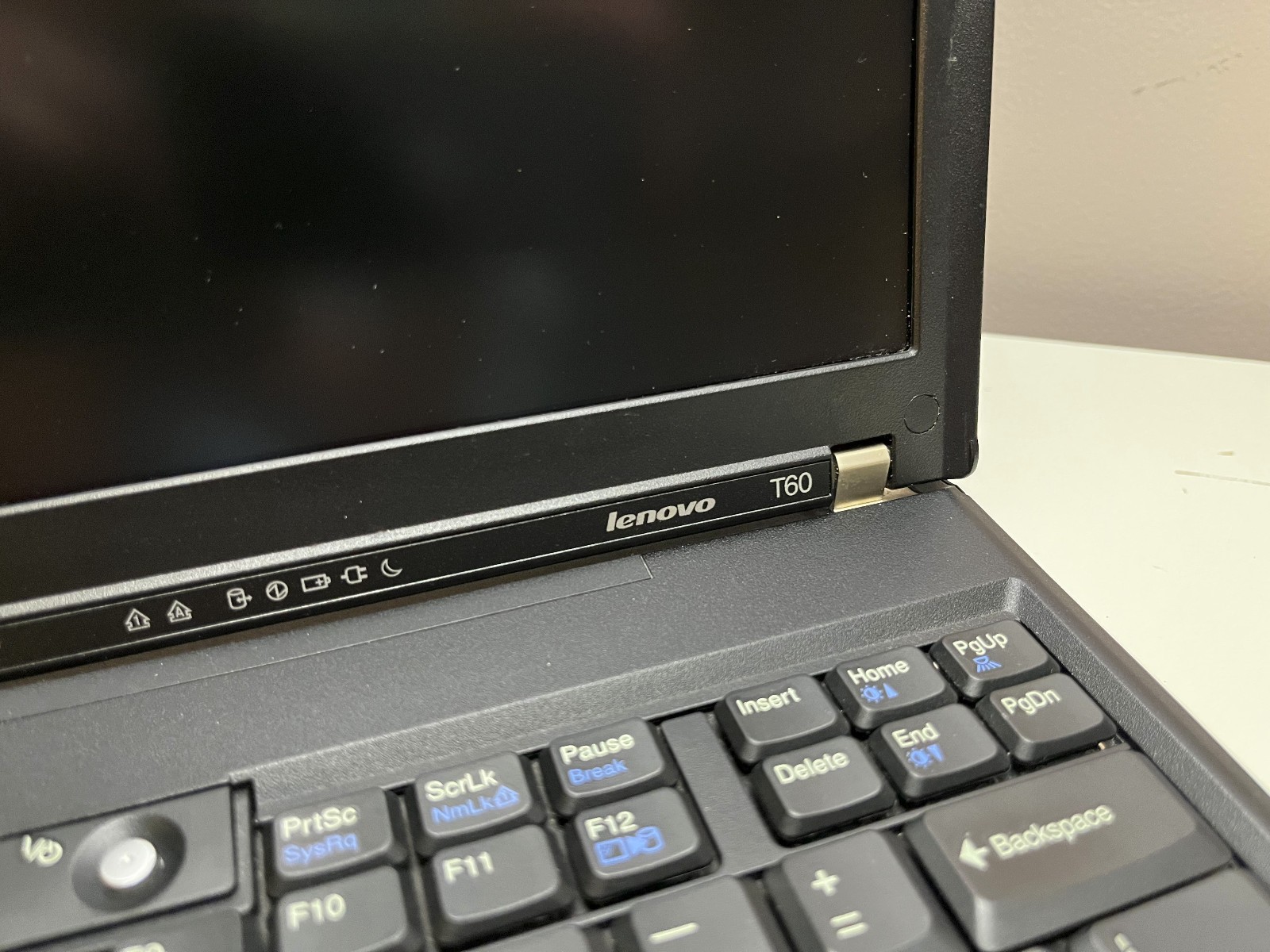 Vintage IBM Lenovo ThinkPad T60 14.1″ 4:3 XGA+ Intel Core Duo Retro Laptop