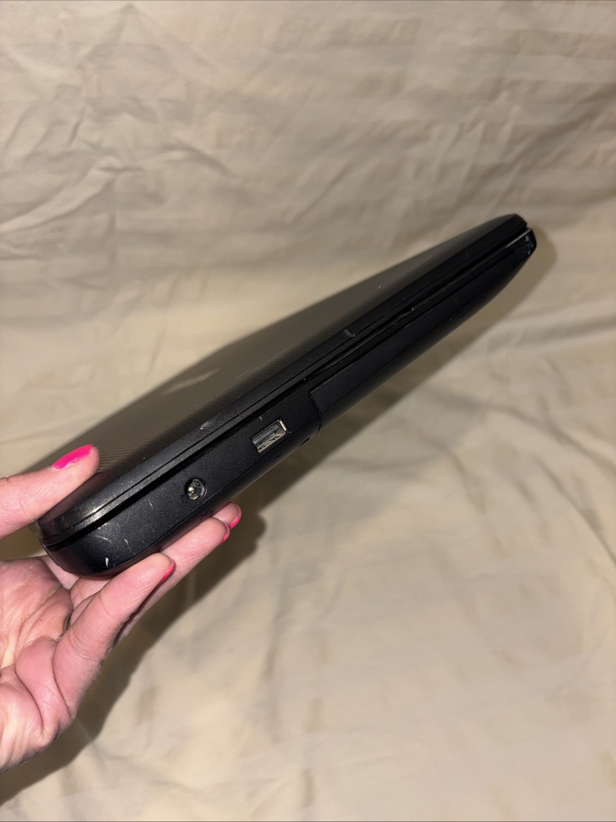Toshiba Satellite C855D-S5205 AMD E-450 1.65GHz 4 GB NO HDD