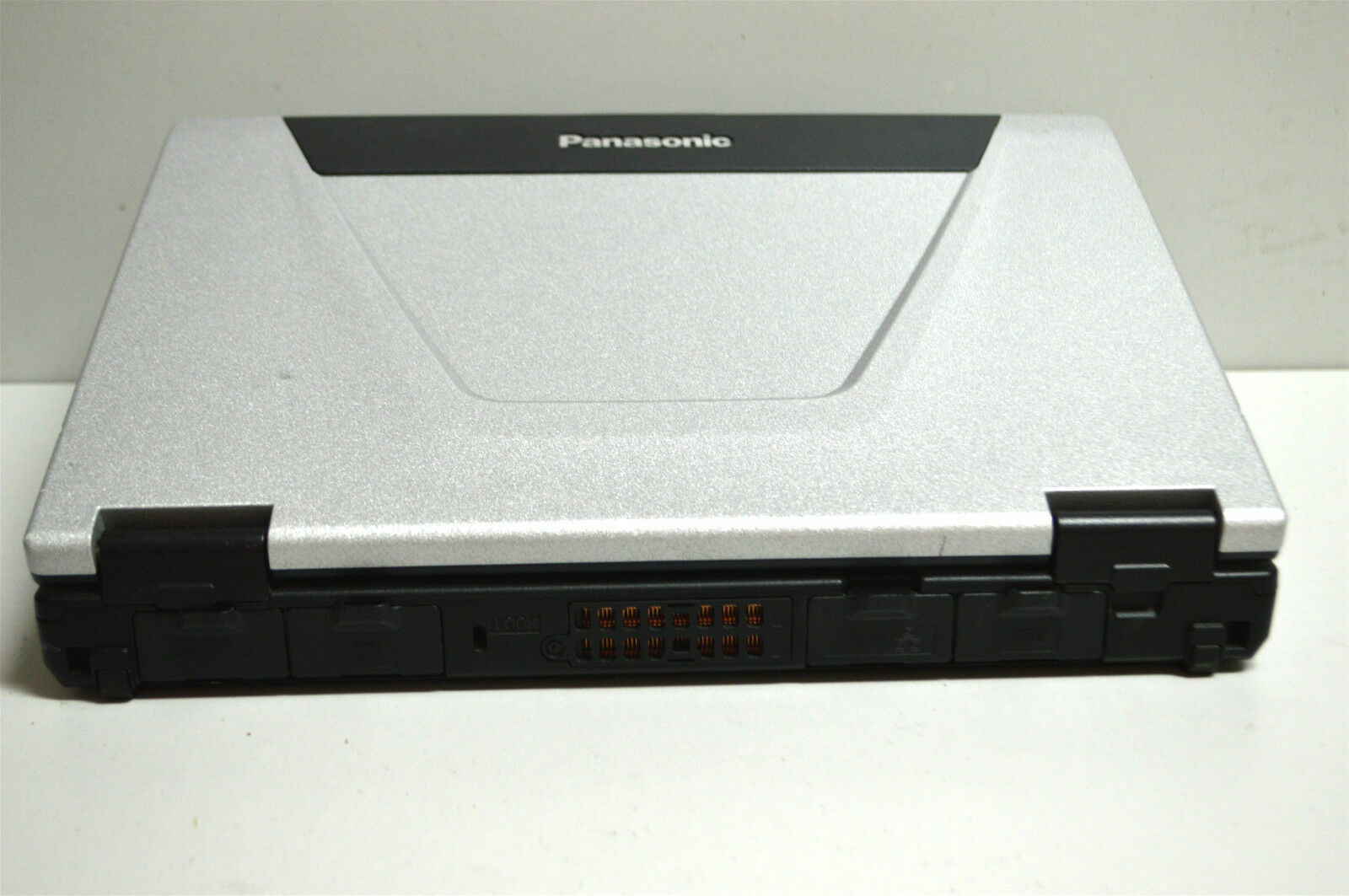 Panasonic Toughbook CF-52 i3-330m 2.13GHz 8GB 512SSD/ WIN10 PRO 32BIT
