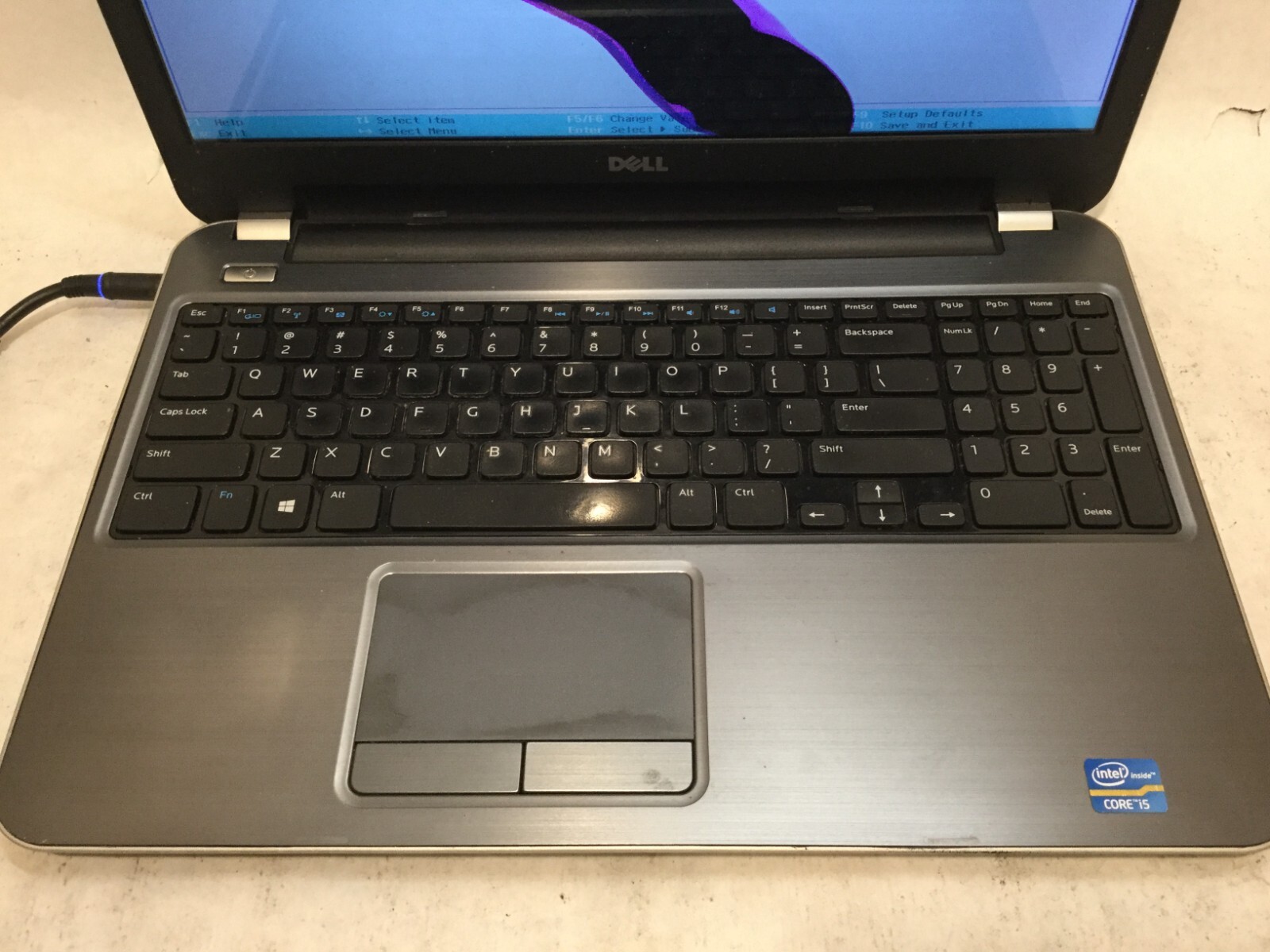 Dell Inspiron 5521 / Intel Core i5-3371U @ 1.70GHz / (CRACKED/MISSING PARTS!)-MR