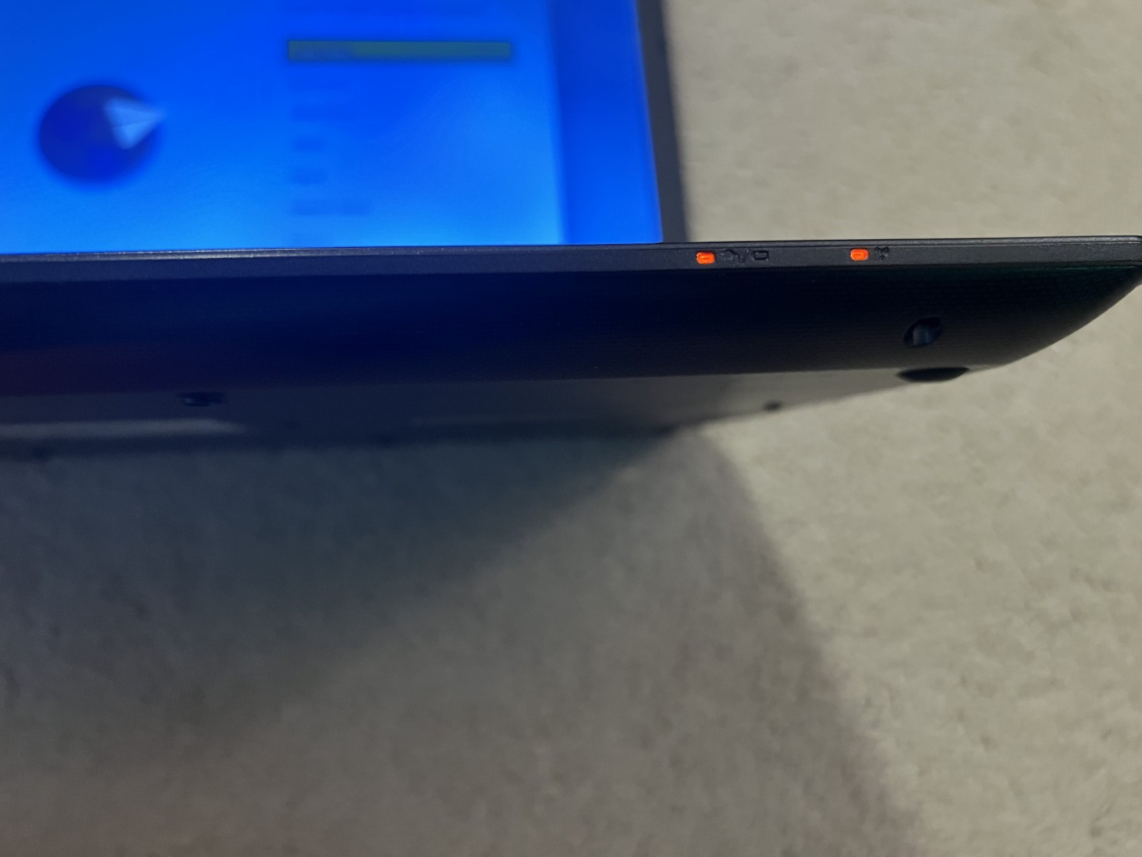 (READ!) Toshiba Satellite C55-B5362: Core i3-4005U @1.70GHz, 8Gb DDR3, 256Gb SSD
