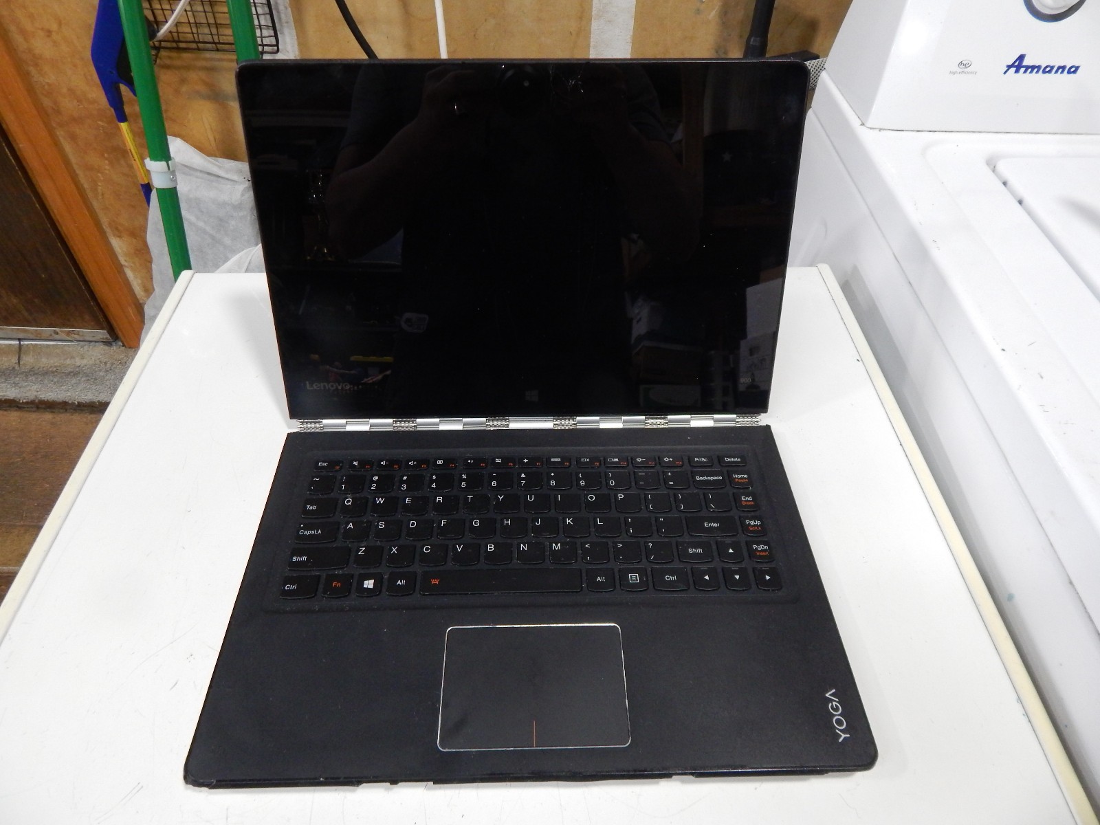 Lenovo Yoga 900 No Power Adapter, FOR PARTS