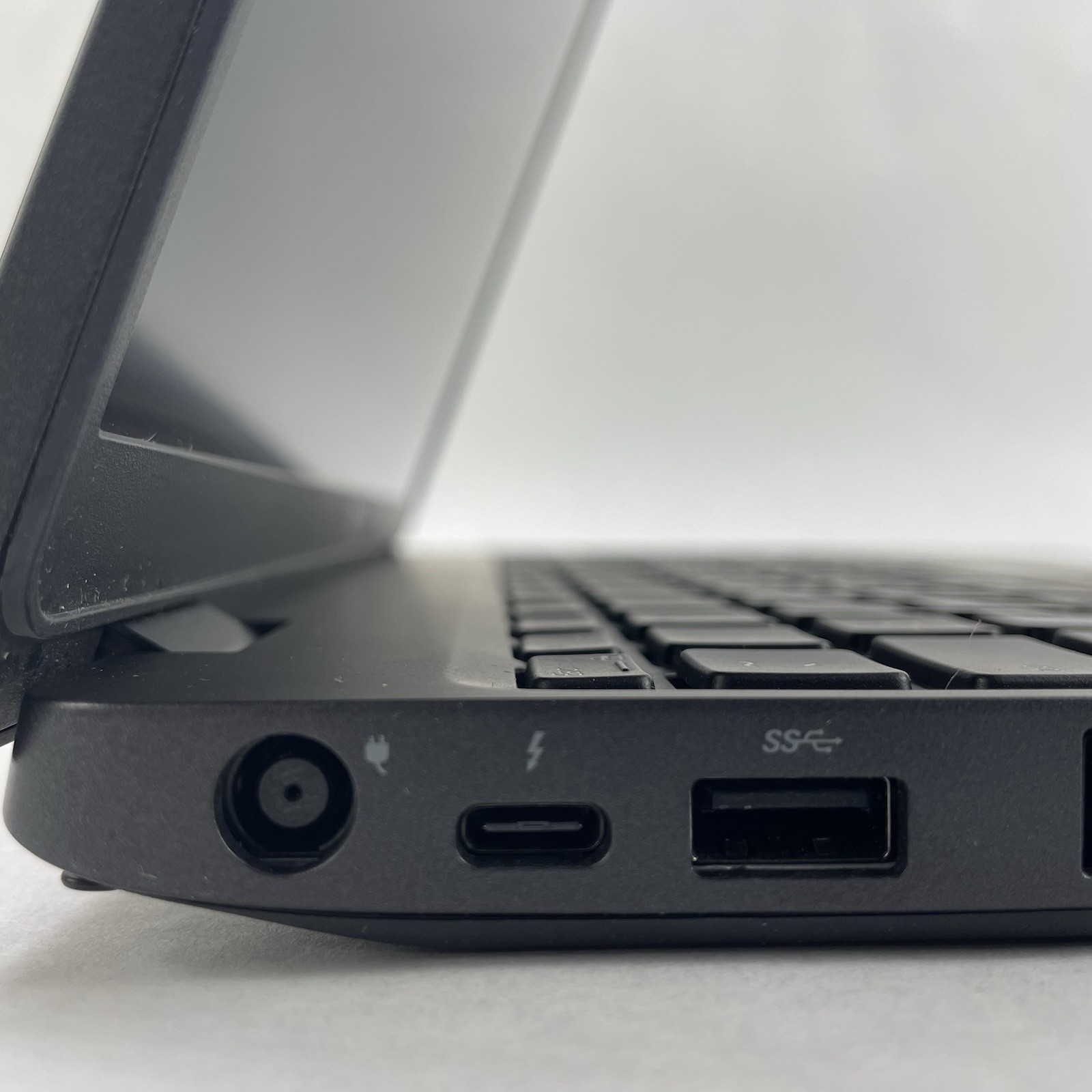 Dell Latitude 5501 15.6″ i5-9400H 2.50 GHz 8 GB RAM No SSD/OS/AC