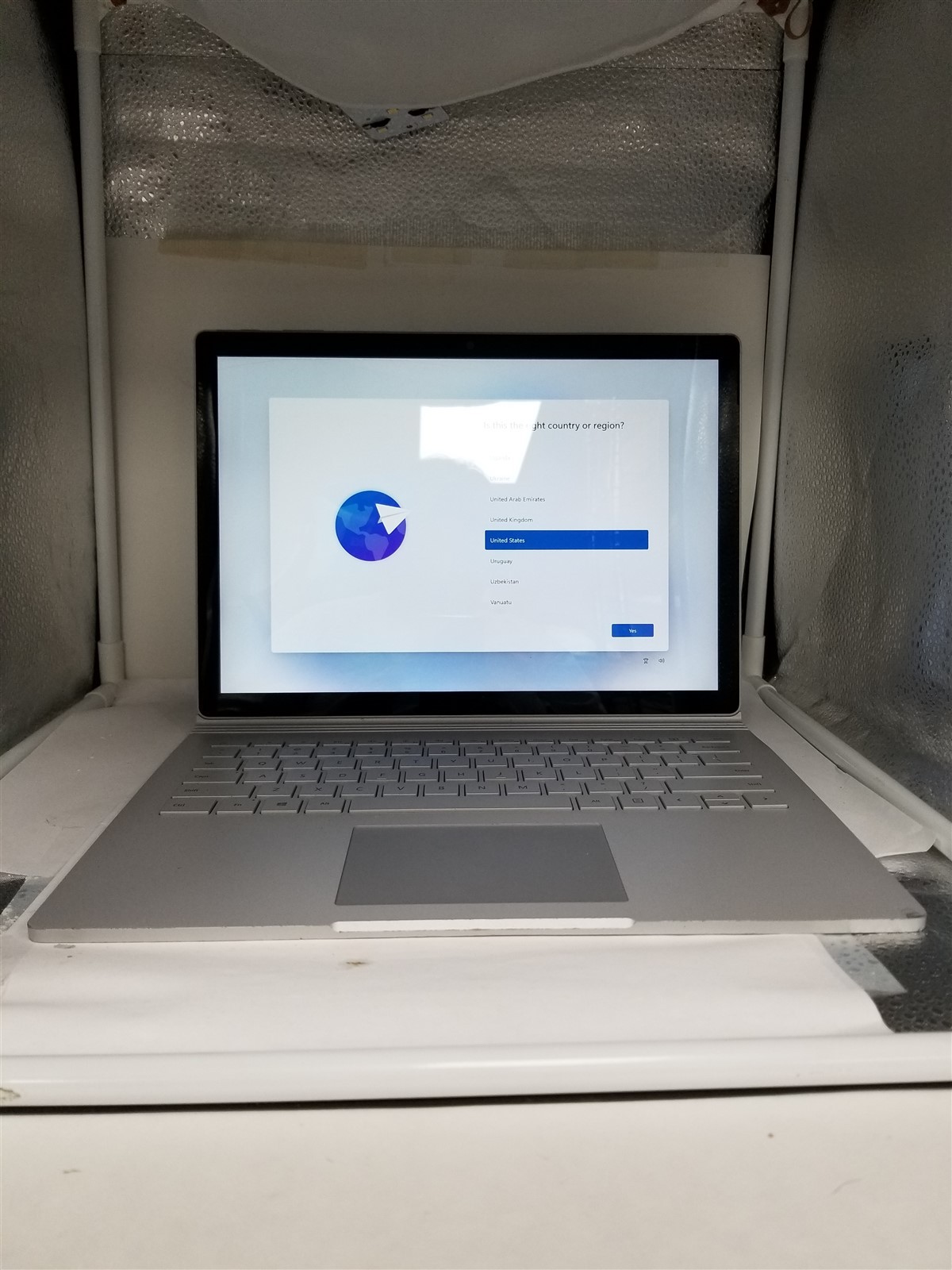 Microsoft Surface Book 2 Core i5 13.5″ 8GB/256GB Silver See Details VD6219