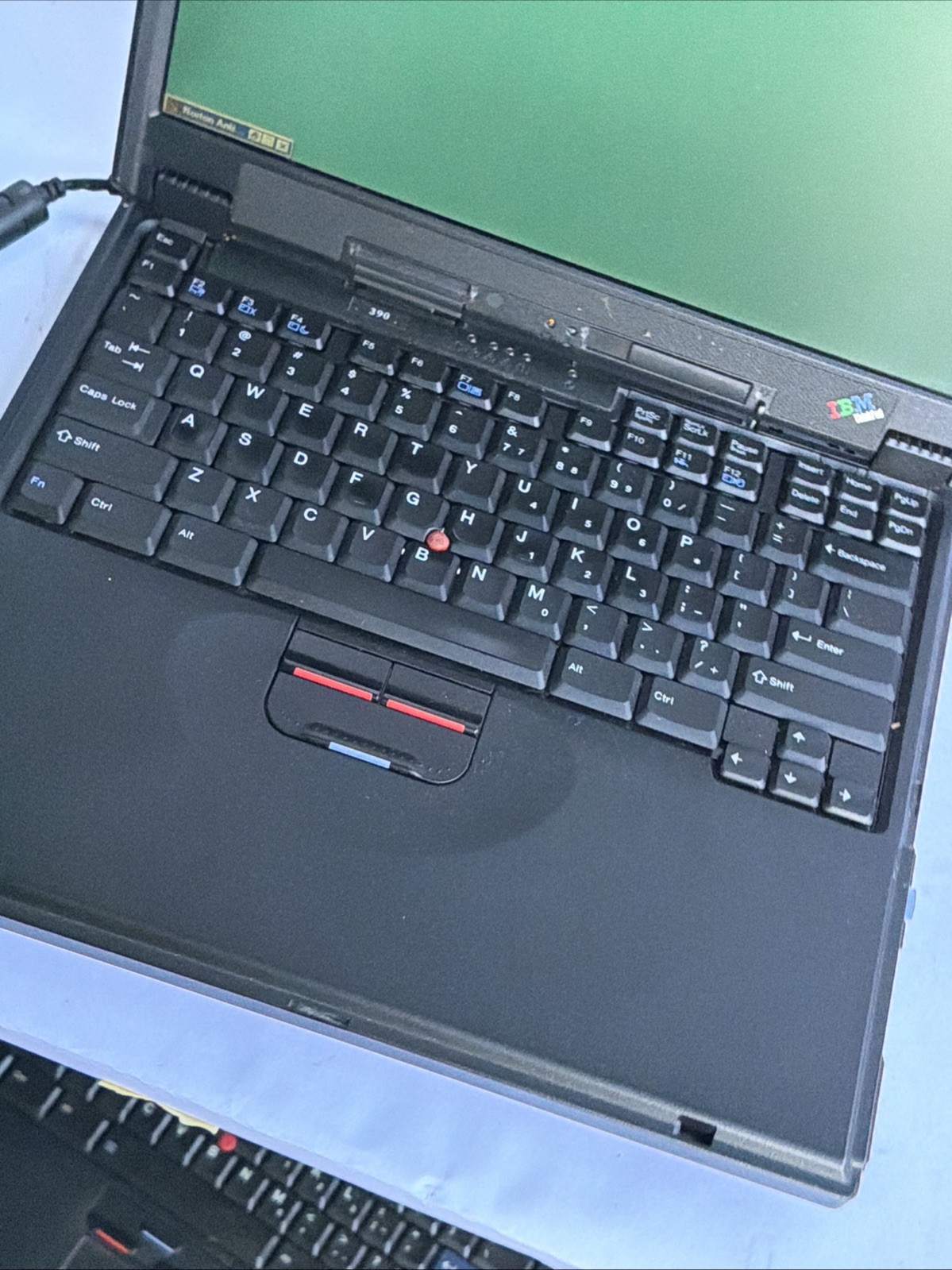 VINTAGE 1990s IBM ThinkPad 390 Laptop Pentium II Win 98 SE 3.5 Floppy BAD HINGE
