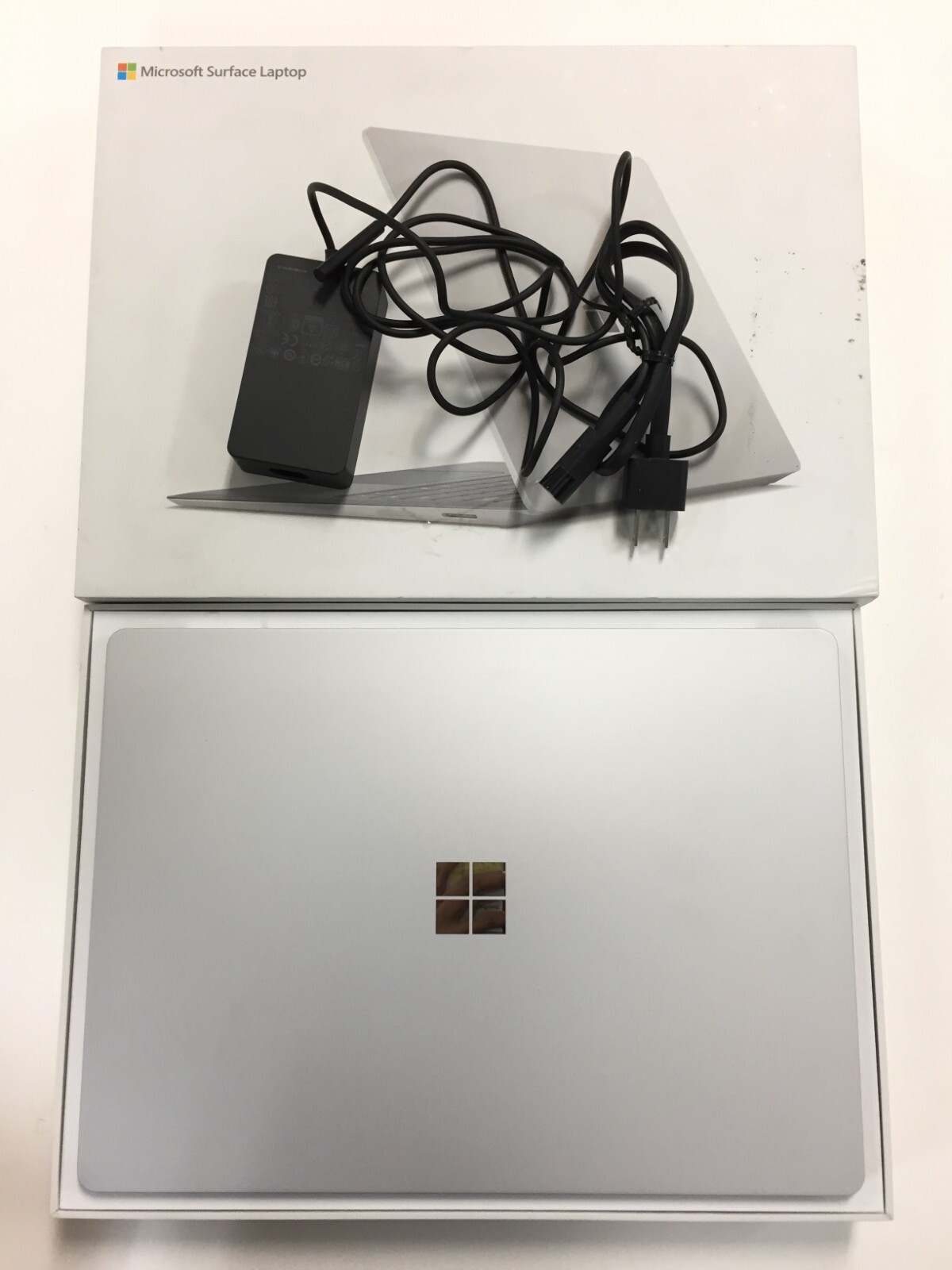 Microsoft Surface Model 1769 13.5 Touch Laptop/Intel i5/4GB/128GB SSD/Arc Mouse