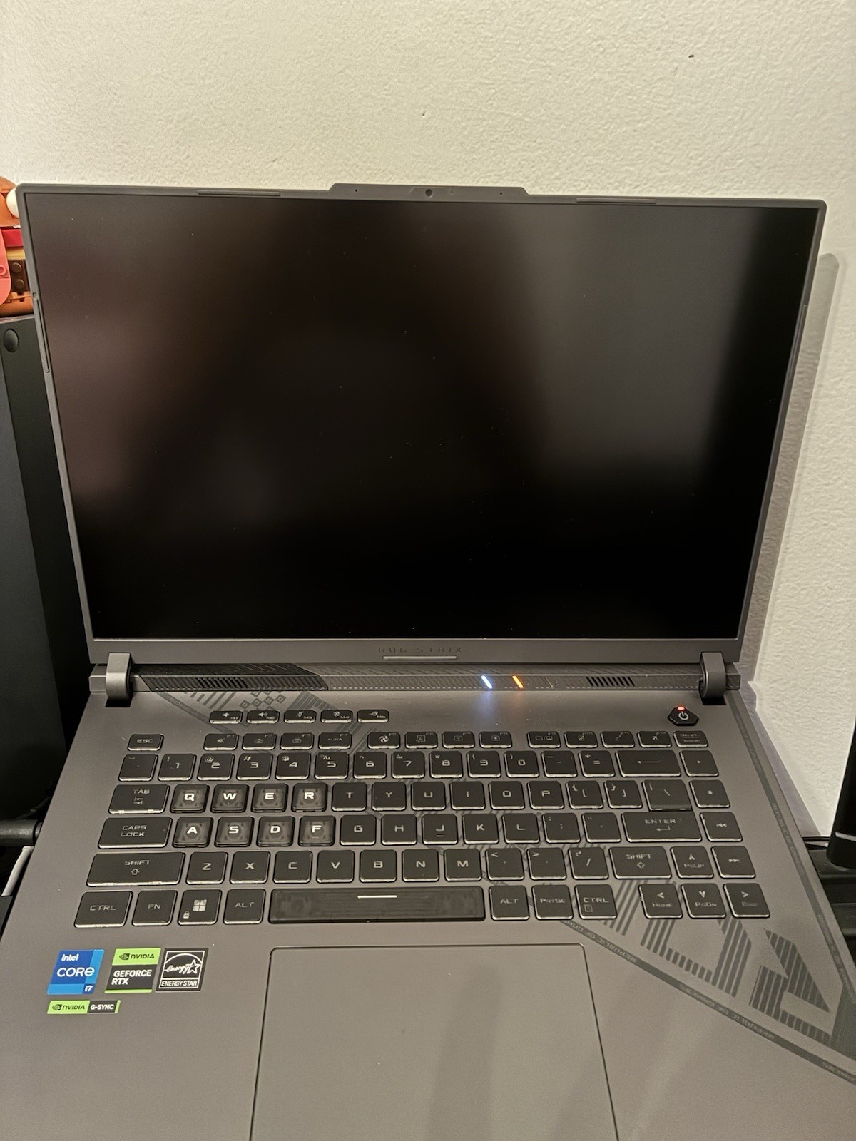 ASUS ROG Strix G16 gaming laptop.