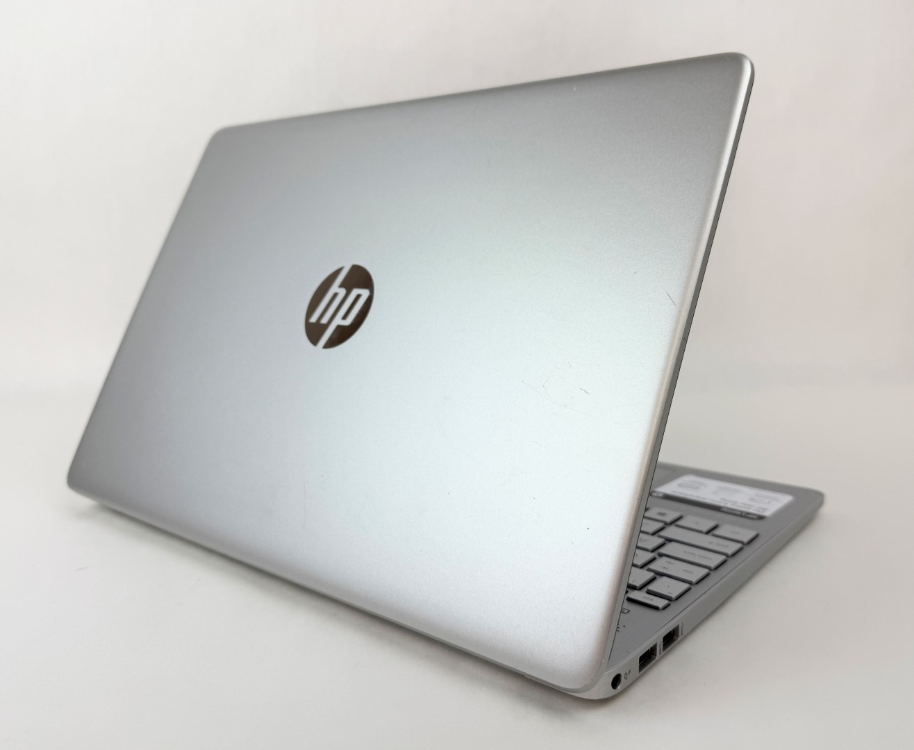 HP 15-DY2073DX 15.6″ FHD Touch i7-1165G7 16GB 512GB SSD W11H Laptop