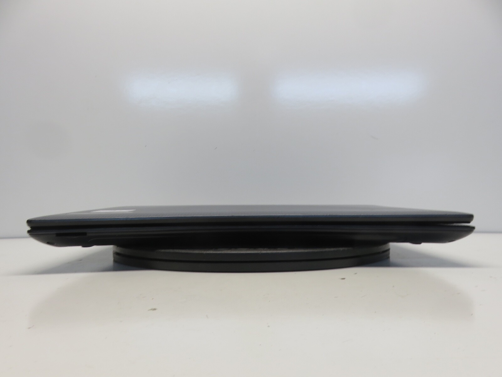 Acer Aspire 5733Z-4851 Laptop Intel Pentium P6200 2GB No HD/Batt – Broken Hinges