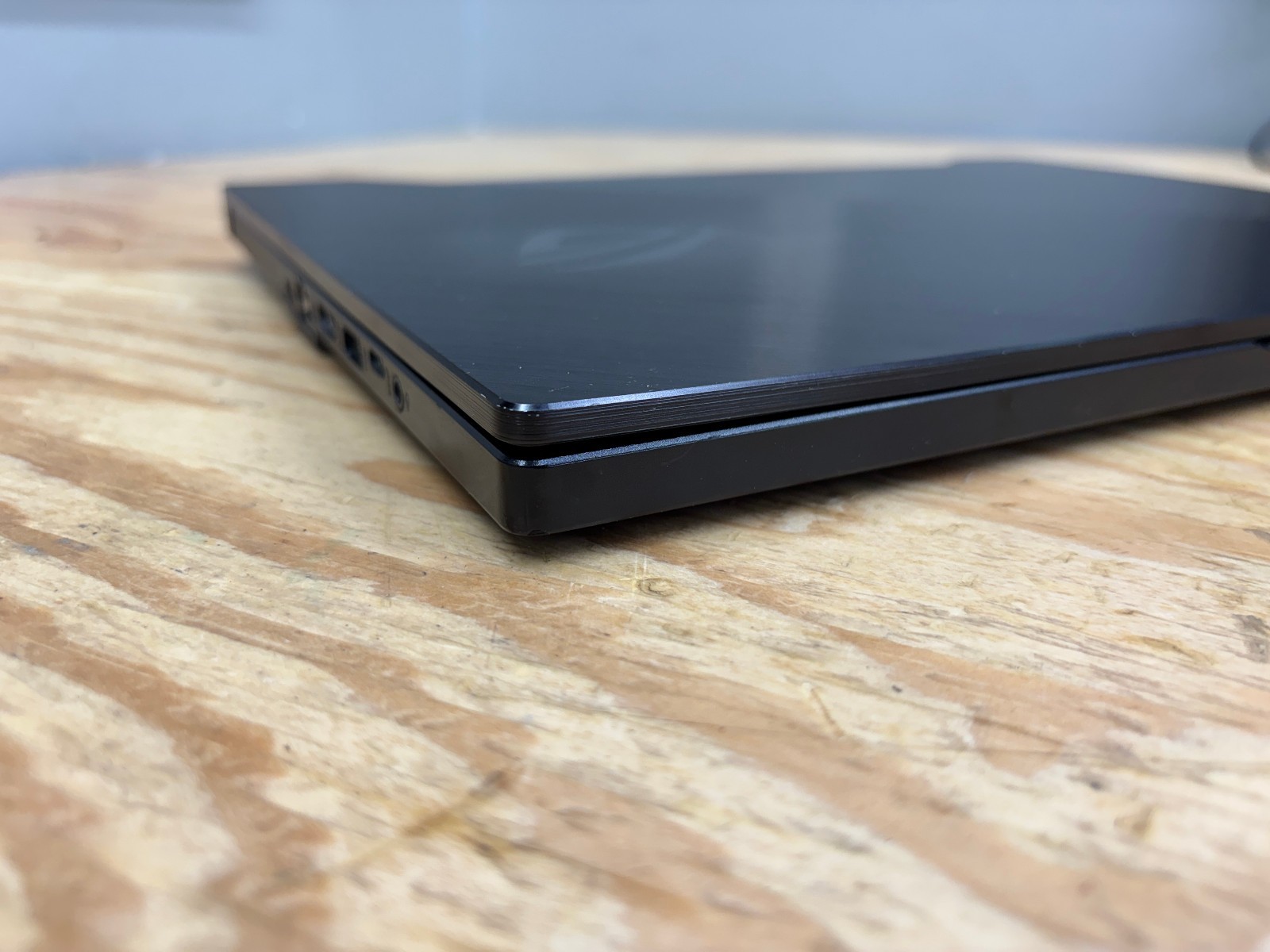 ASUS ROG Zephyrus G GA502DU 15.6 Ryzen 7 3750H GTX 1660Ti 16GB 512GB SSD Win11