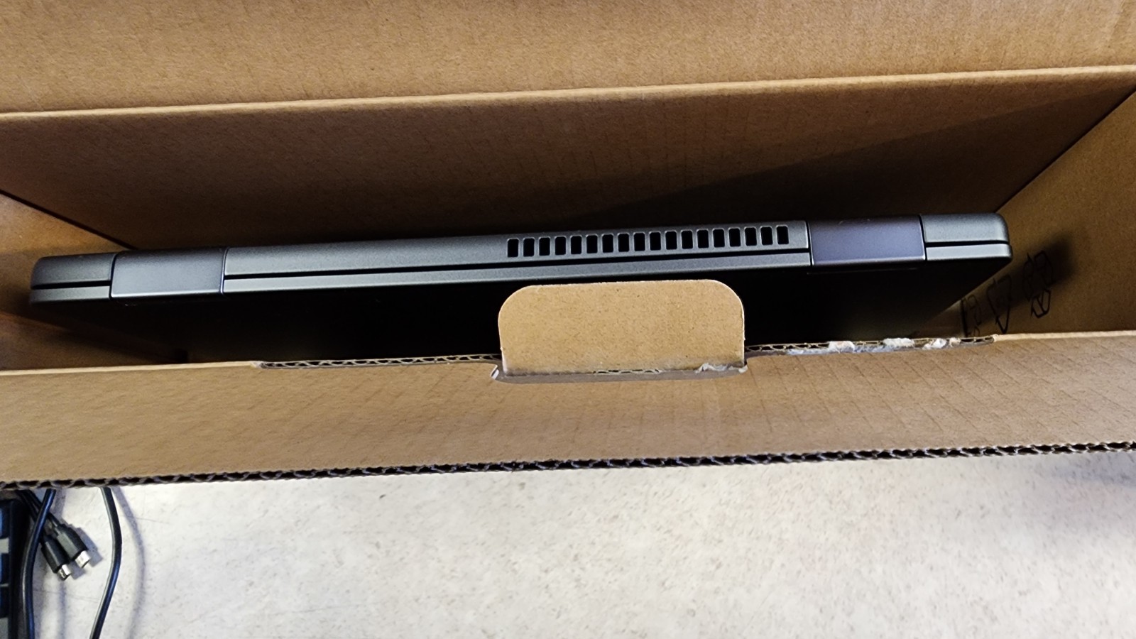 LENOVO IDADPAD 5 2 IN 1 INTEL CORE U5 225U, 8GB RAM, 512GB SSD, WIN 11 HOME