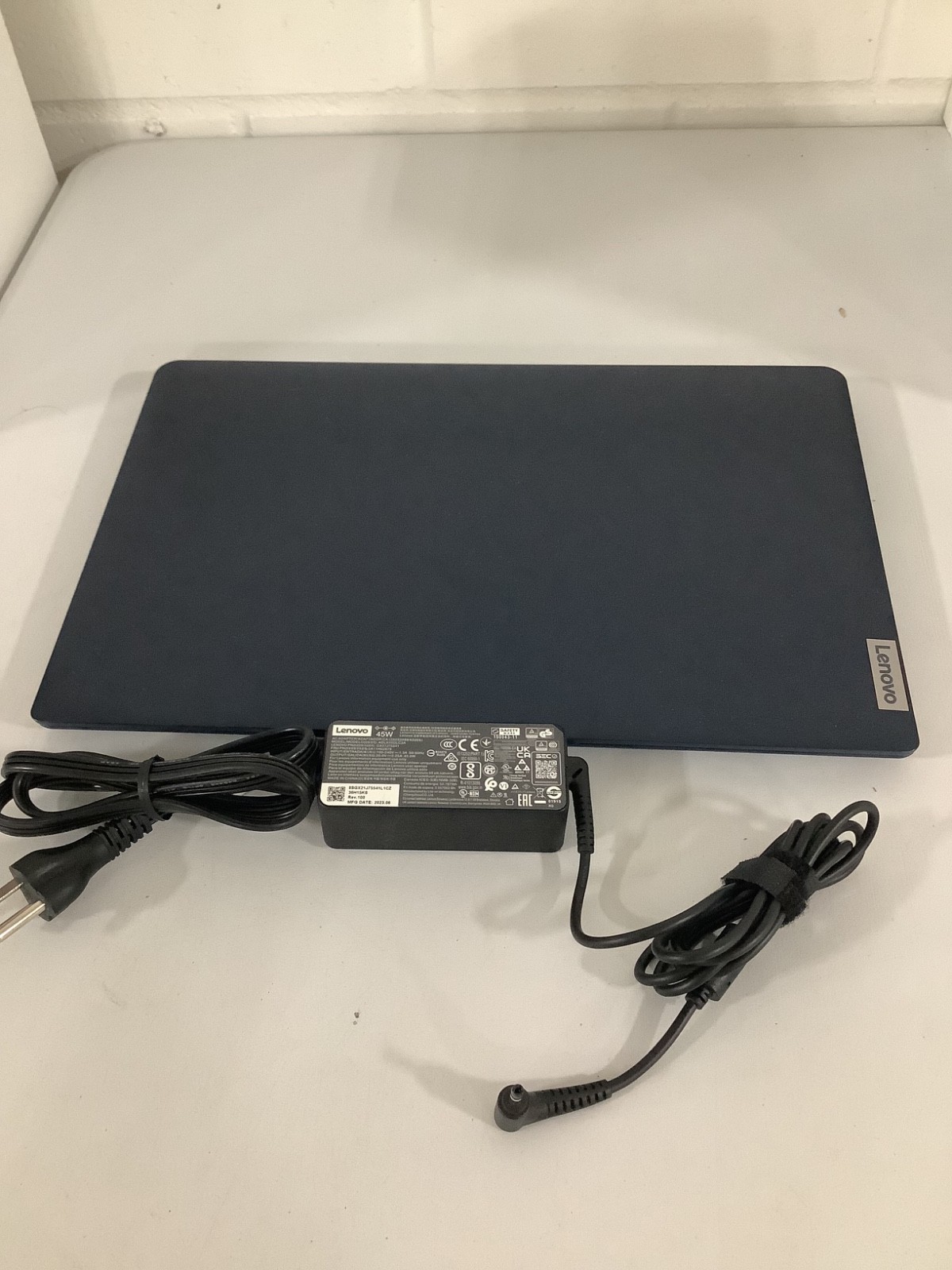 Lenovo IdeaPad 1i