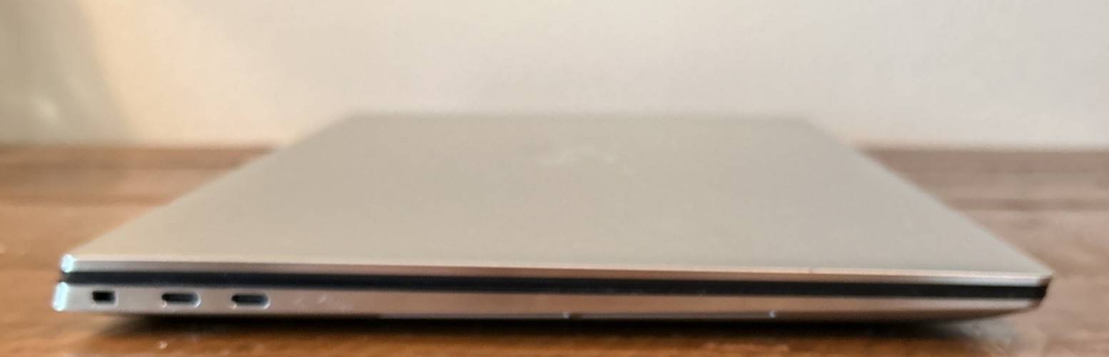 Dell XPS 15.6″ – i7-10750H – 16GB RAM – GTX 1650 Ti – Silver XPS9500 – Touch