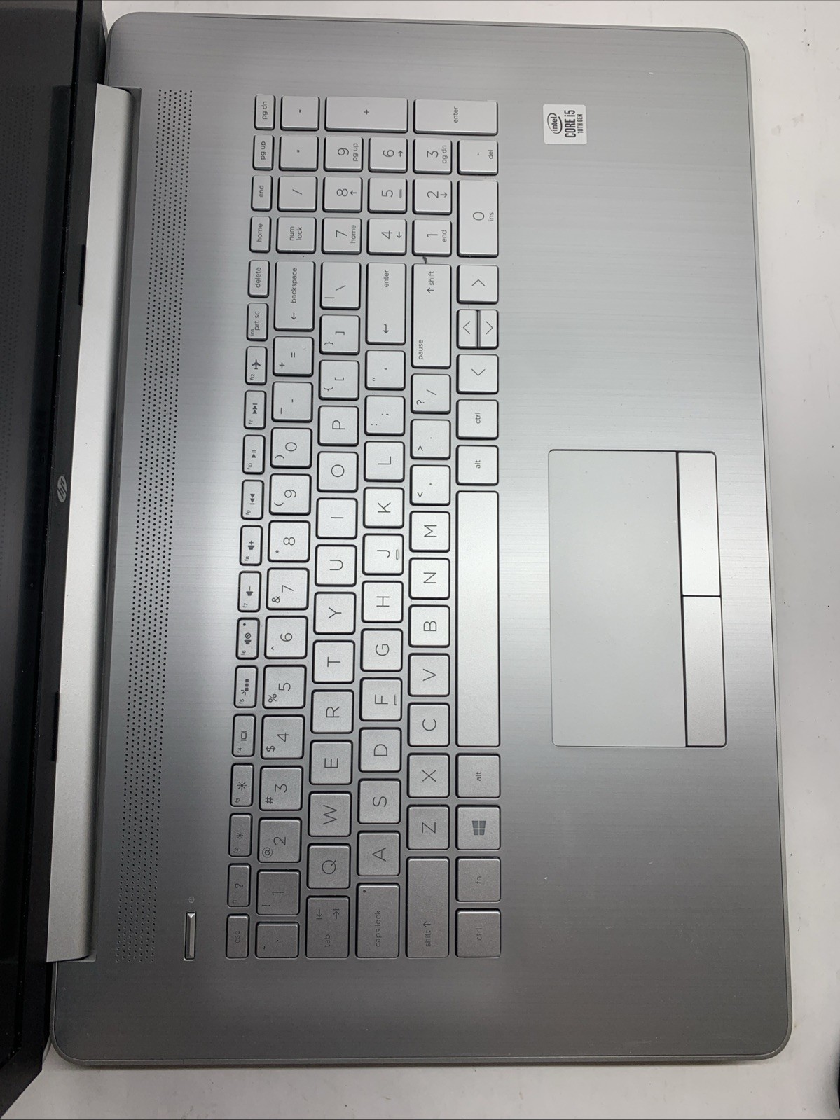 HP 17 FHD 17.3″ Core i5-1035G1 12GB RAM 1TB HDD UHD Graphics Win 11 DVD RW