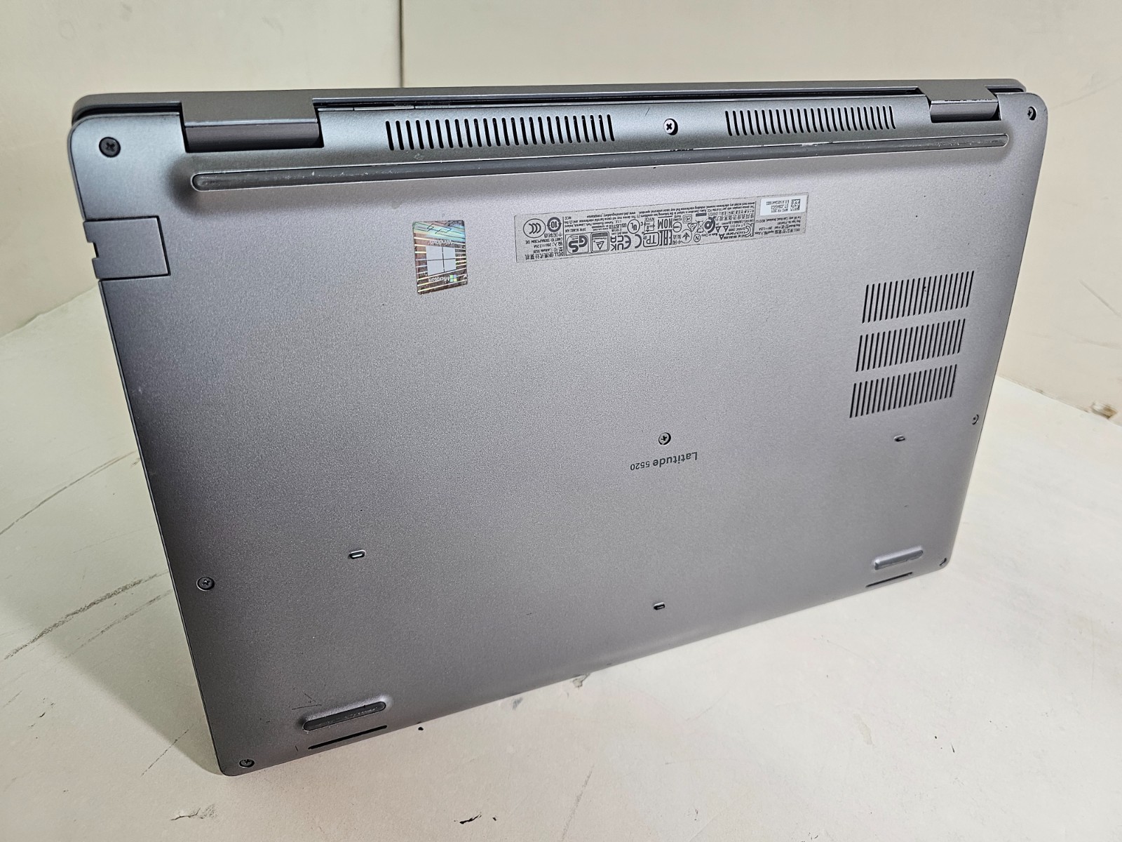 Dell Latitude 5520 Laptop – 2.6 GHz i5-1145G7 16GB 512GB SSD Webcam 15.6″ – SP31