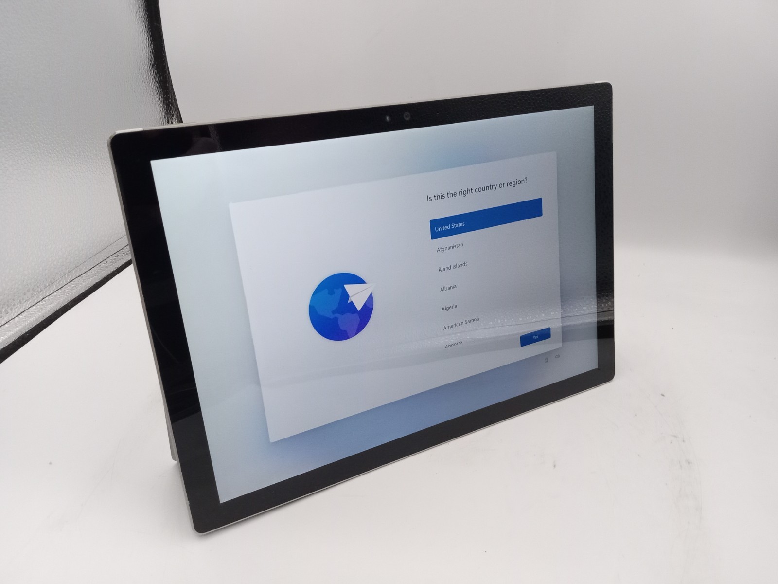 Microsoft Surface Pro 4 1724 12.3″ i5-6300U 8GB RAM 256GB SSD Windows 11 -RR