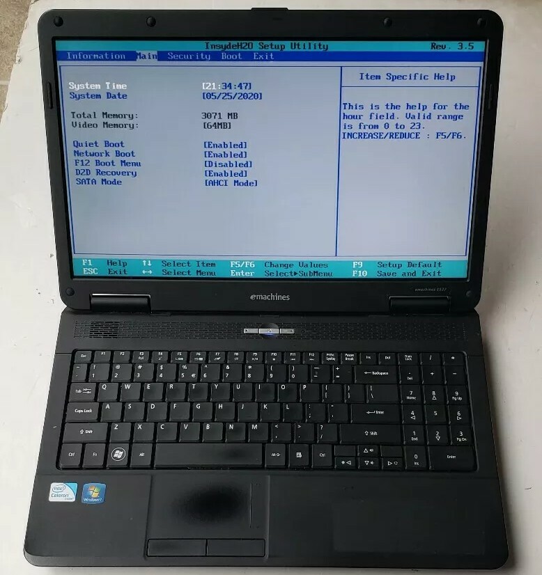 emachines E527 Intel Celeron CPU 900 @ 2.20GHz 3GB RAM 160GB HDD wifi Linux Mint
