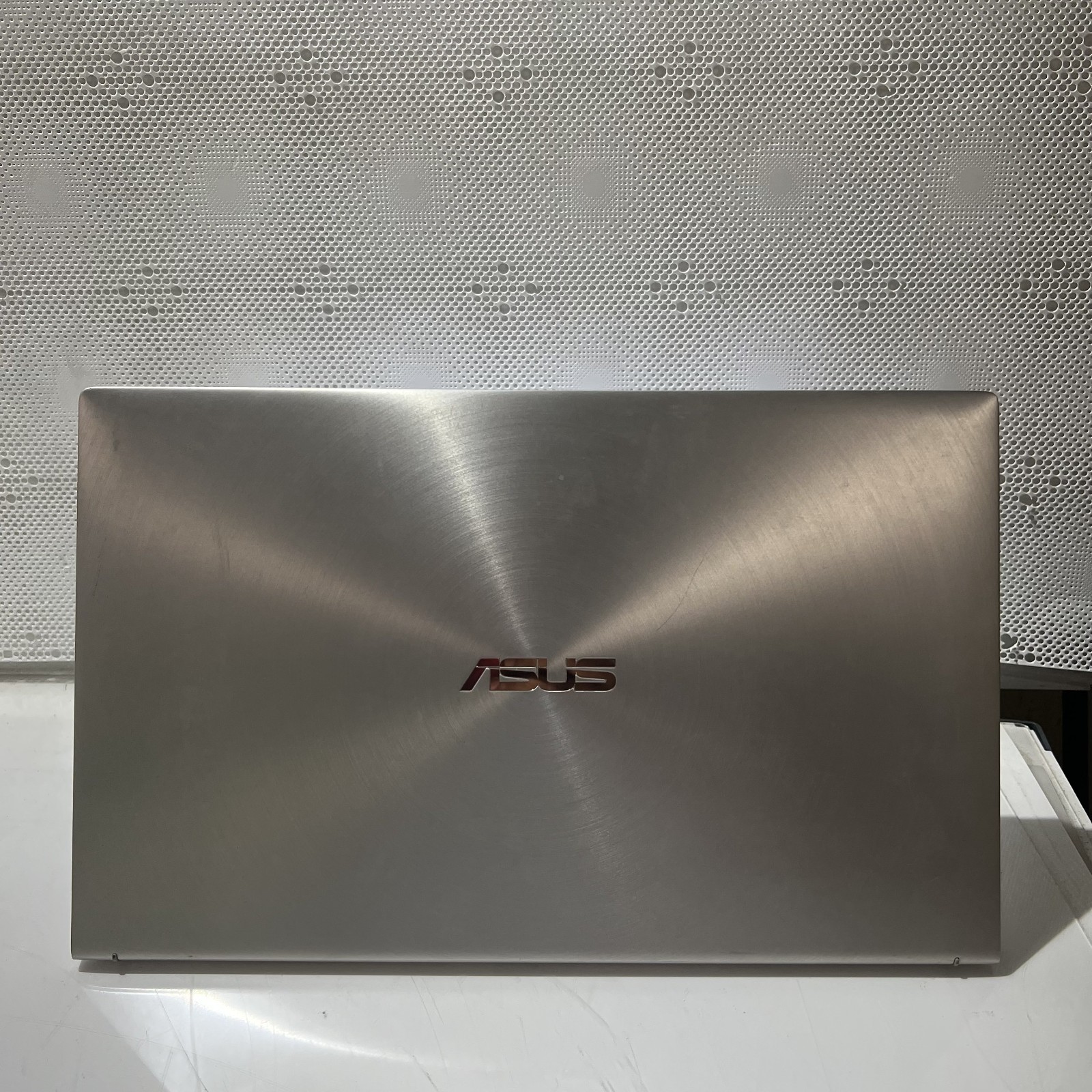 ASUS ZENBOOK UX533F i7-8565U@ 1.80GHz 16GB RAM 512GB SATA SSD WIN-11P