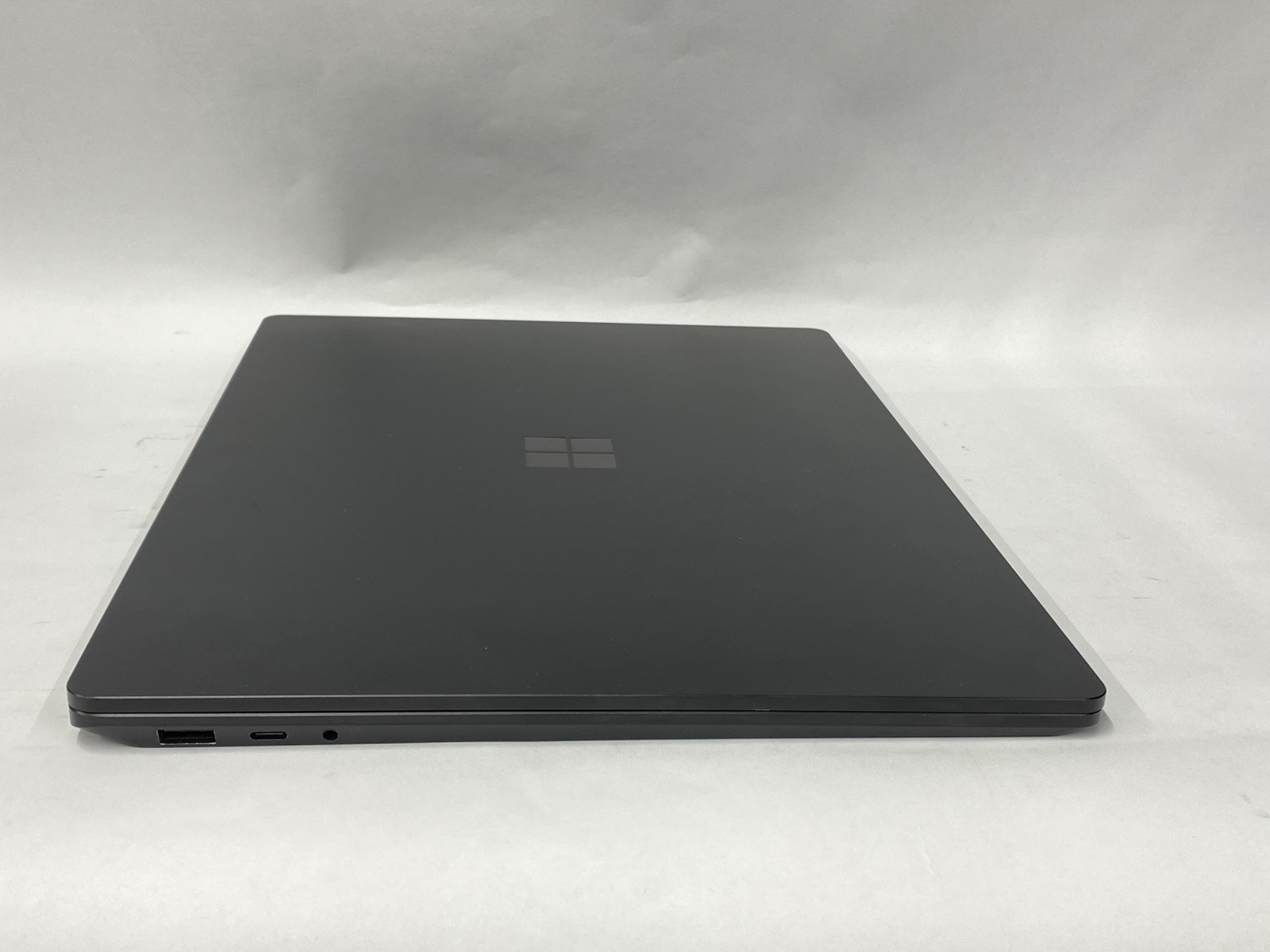 Microsoft Surface Laptop 3 – Grade A – Touch – i7-1065g7 – 32GB – 1TBSSD – W11P