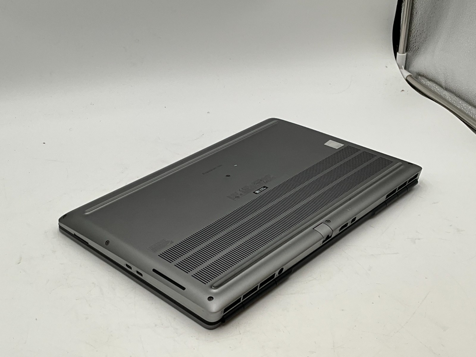 DELL Precision 7560 i7-11850H 2.50 32GB 1tb T1200 15.6″ WIN11 laptop C5F57M3