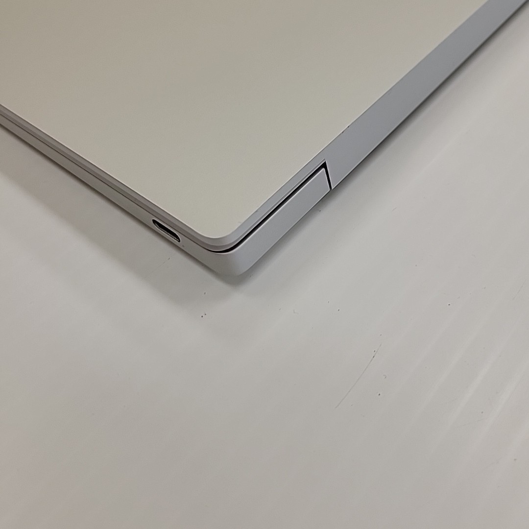 Dell XPS 13 9350 13.4″ Ultra 9 288V 3.3GHz 32GB Ram 1TB SSD Windows 11 Pro