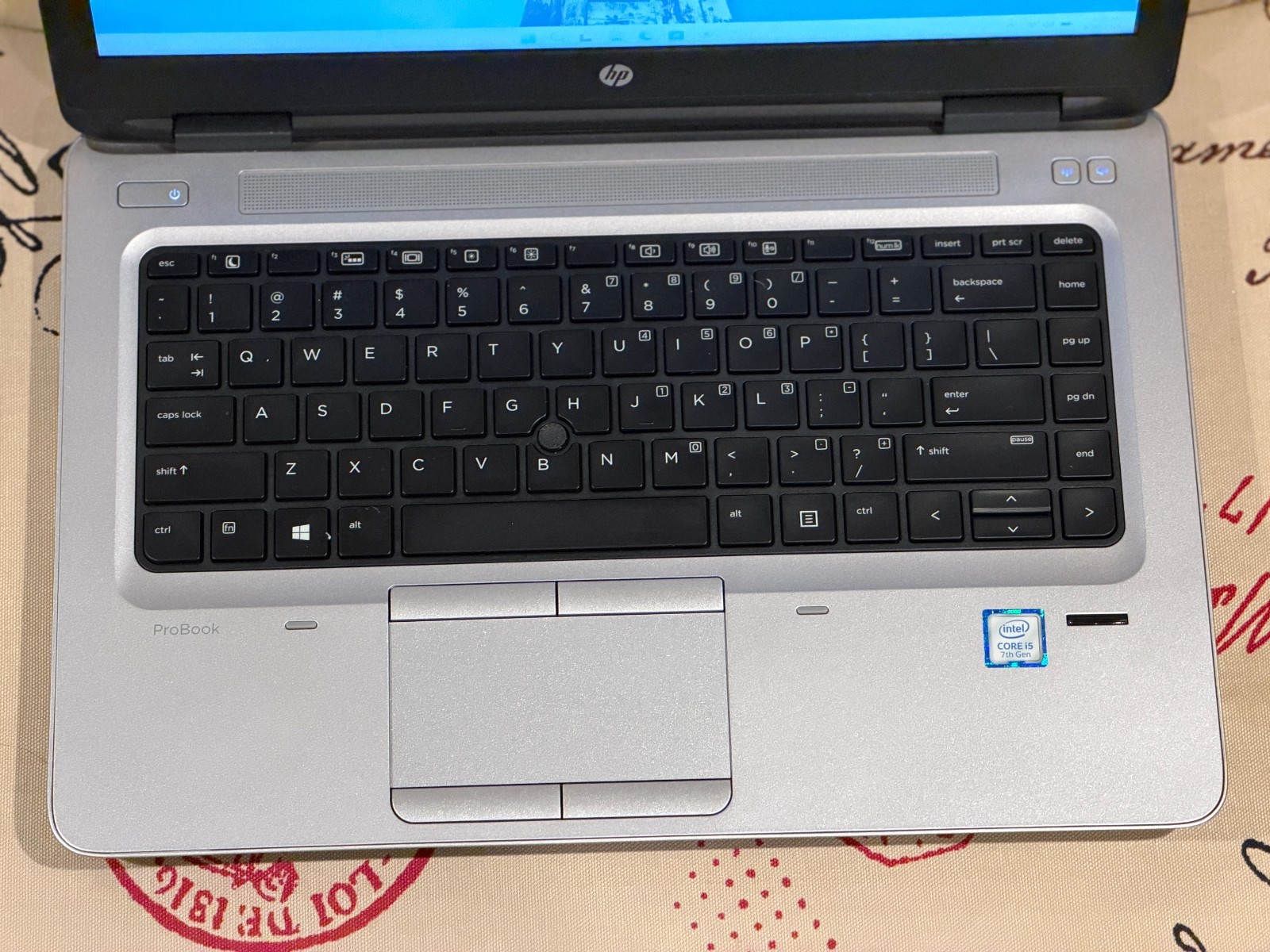 HP ProBook 640 G3 – i5-7200U – 8GB DDR4 RAM – 256GB SATA M.2 HD, Power Cord, W11
