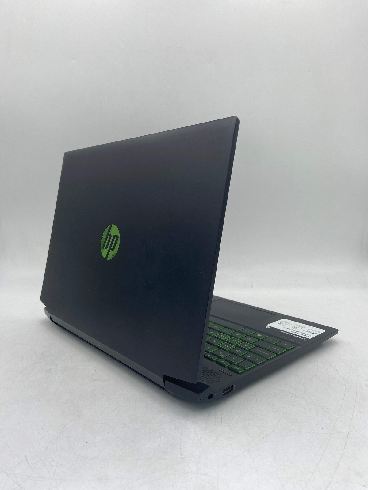 Broken 2016 HP PAVILION 15-EC1073DX 15.6″ AMD Ryzen 5 processor 16GB DDR4 RAM 51