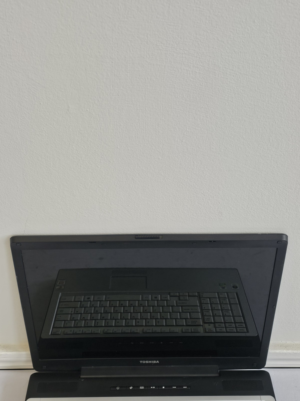 Toshiba Satellite P205D Laptop – AMD Turion 64 X2 – 2GB RAM – Parts/Repair READ
