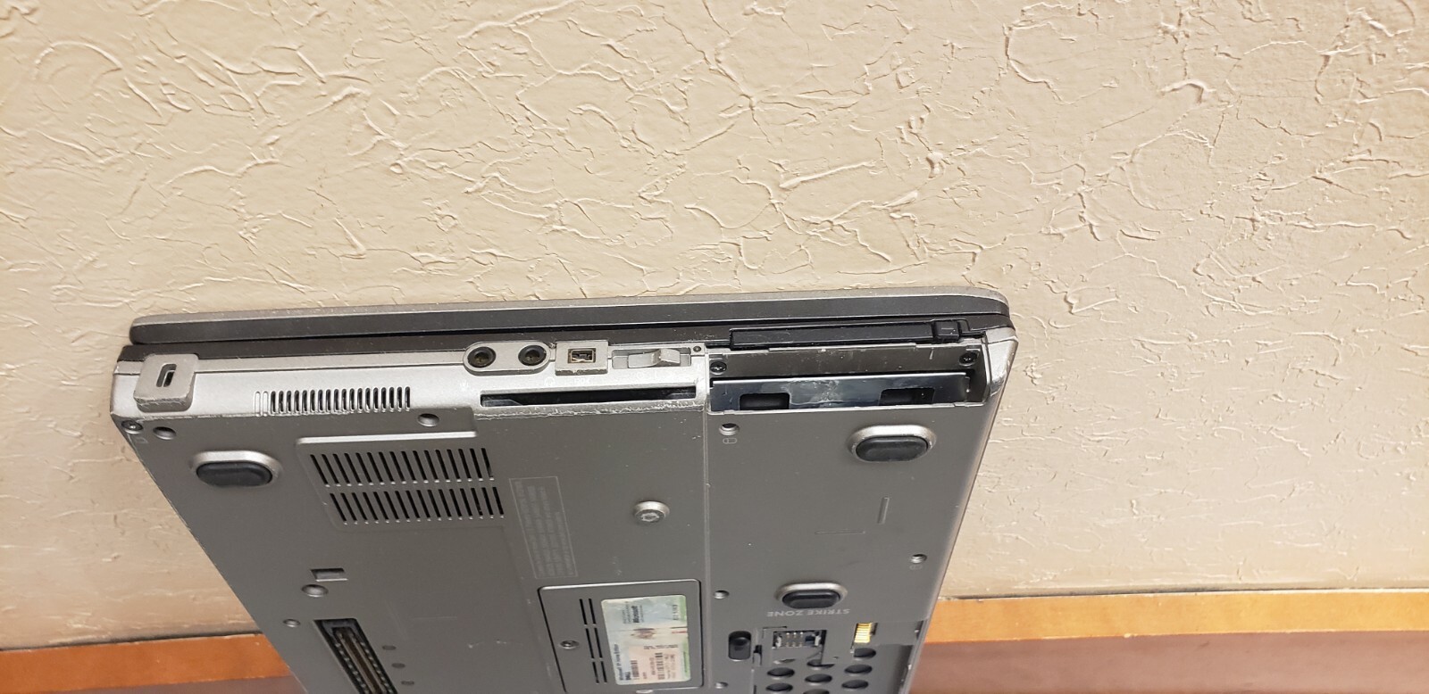 Dell Latitude D630 Intel Core 2 DUO motherboard and casing- Screen cracked