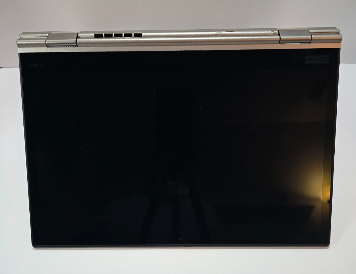 Lenovo ThinkPad X1 Yoga 3rd Gen i7-8650U, 16GB RAM, 512GB NVMe SSD, Charger