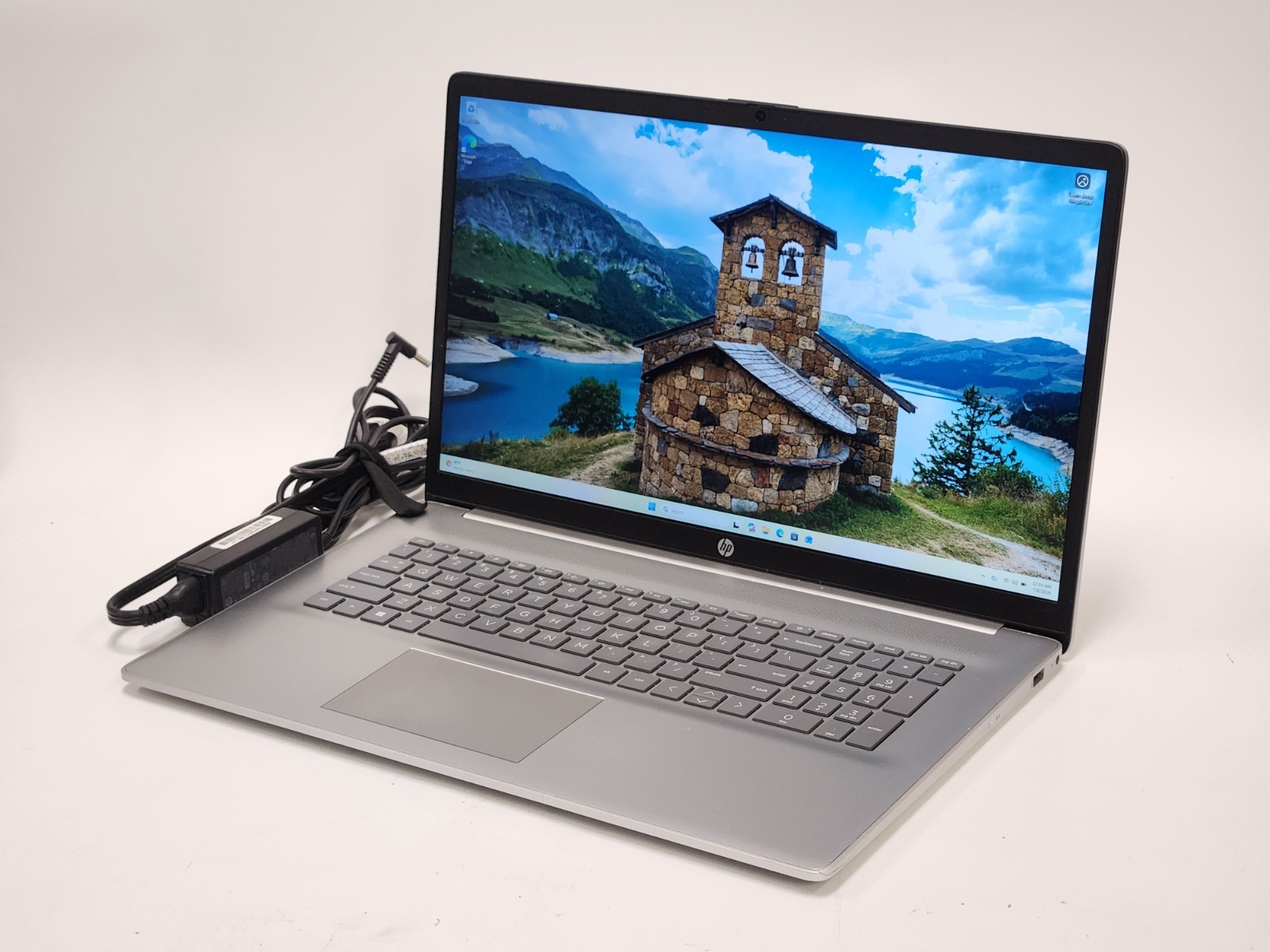 HP 17-cn3053cl 17.3″ Laptop FHD Intel i5-1335U 1.3GHz 8GB RAM 256GB SSD W11P