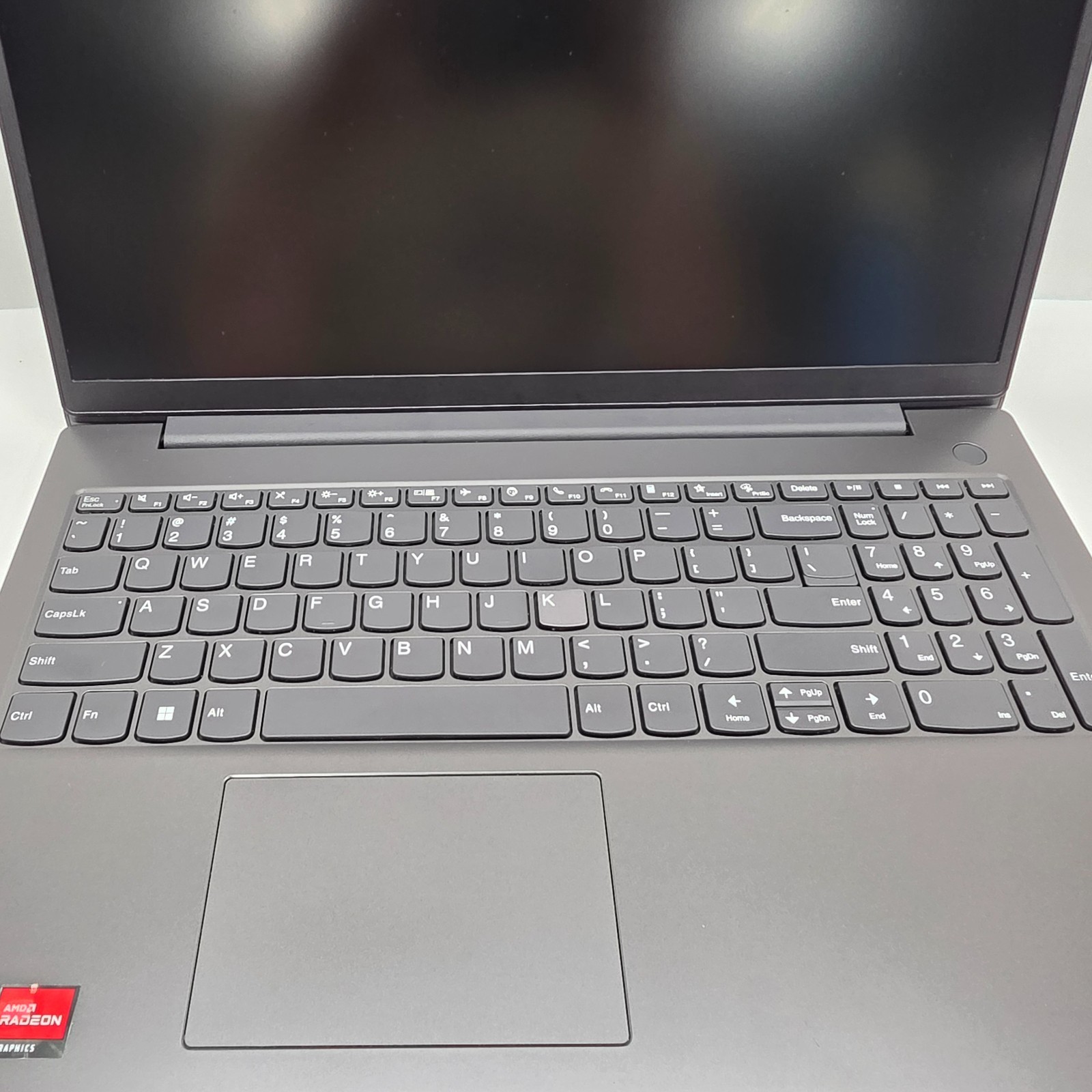 Lenovo V15 G4 ABP 15.6″ FHD Ryzen 7 7730U 2.00GHz 40GB DDR4 1TB NVMe Win11 PRO