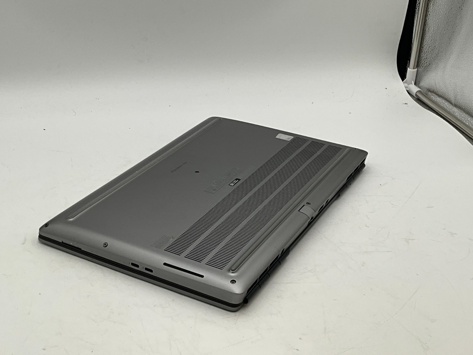 DELL Precision 7550 i7-10750H 2.60G 16GB NO DRIVE T1000*READ* 15.6″ JQ228G3
