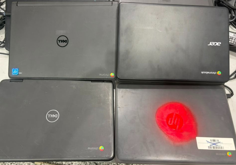 LOT of 4 Chromebook 4GB Ram 16GB SSD 11.6 inch MIX- Dell/Lenovo/Hp/Acer.. READ