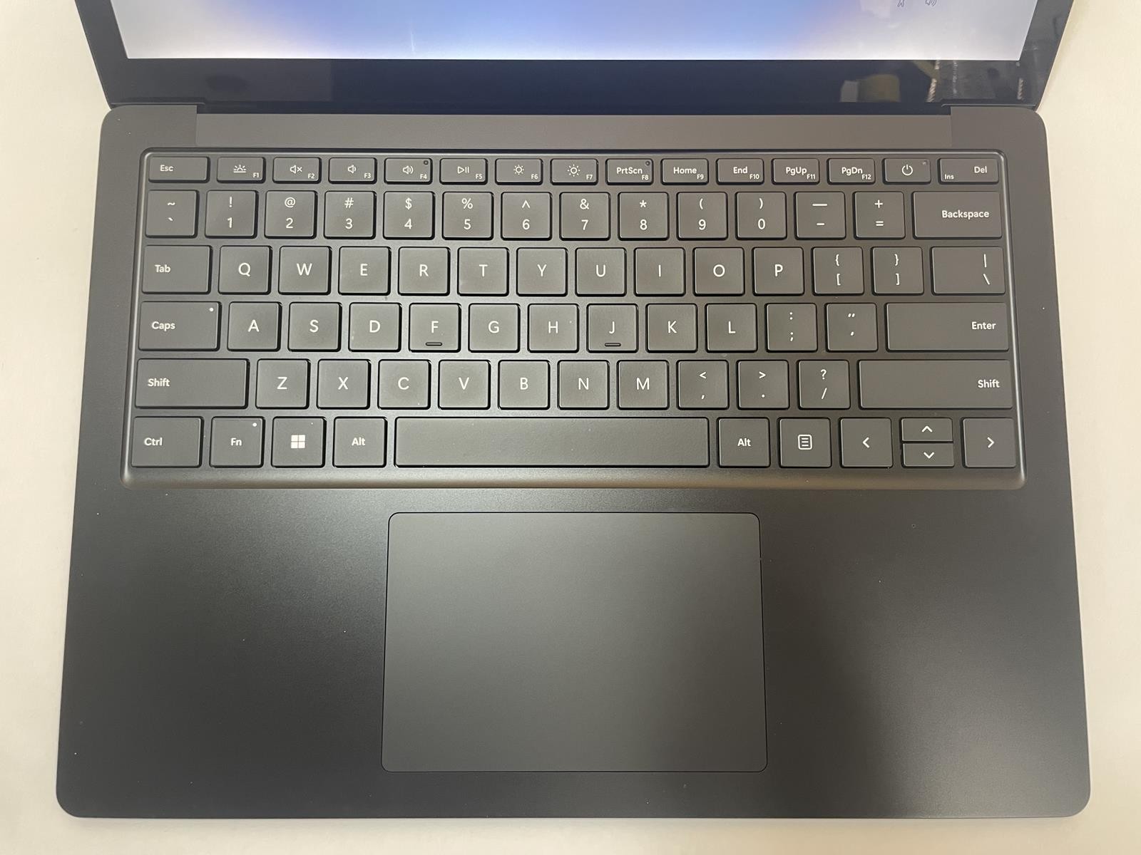 MICROSOFT Surface Laptop 5 13.5″ Core i7 1265U 16GB 255GB NVMe WIN11 -SEE PHOTOS