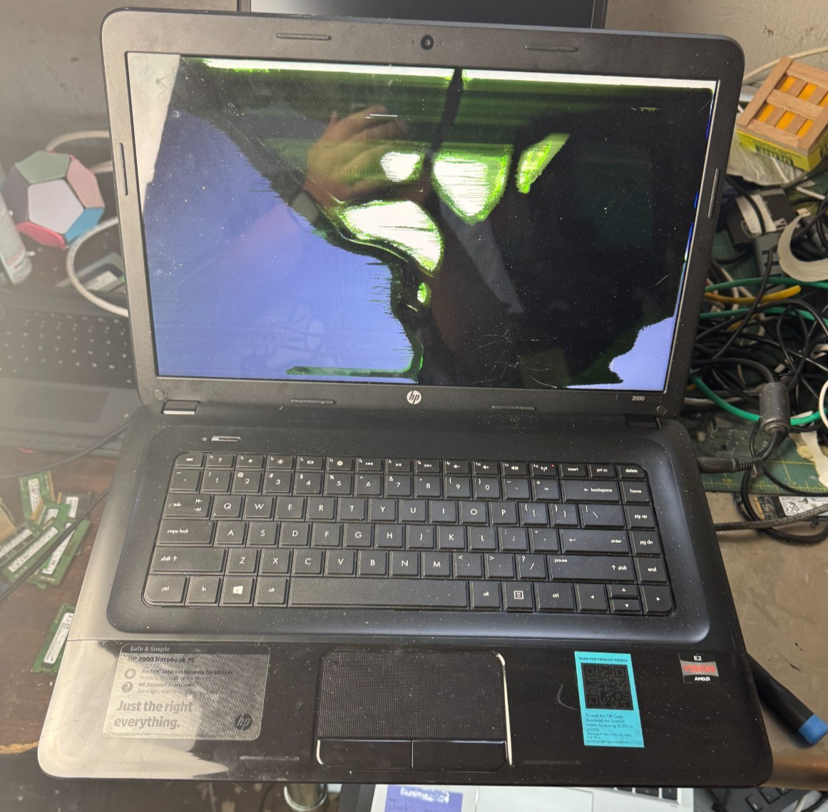 HP 2000 Notebook AMD E-Series, 2GB RAM Laptop for Parts/Repair #5148