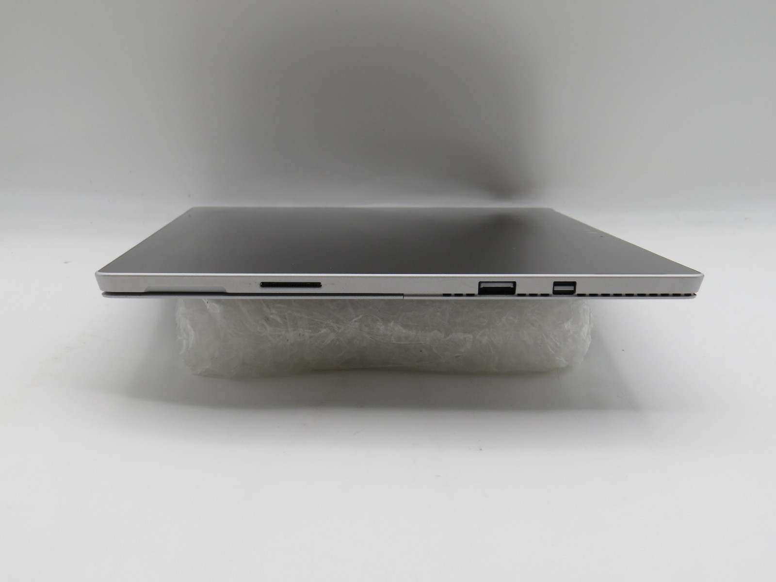 Microsoft Surface Pro 4 i5-6300U@2.4GHz 8GB RAM 12″ 256GB HD No OS/AC