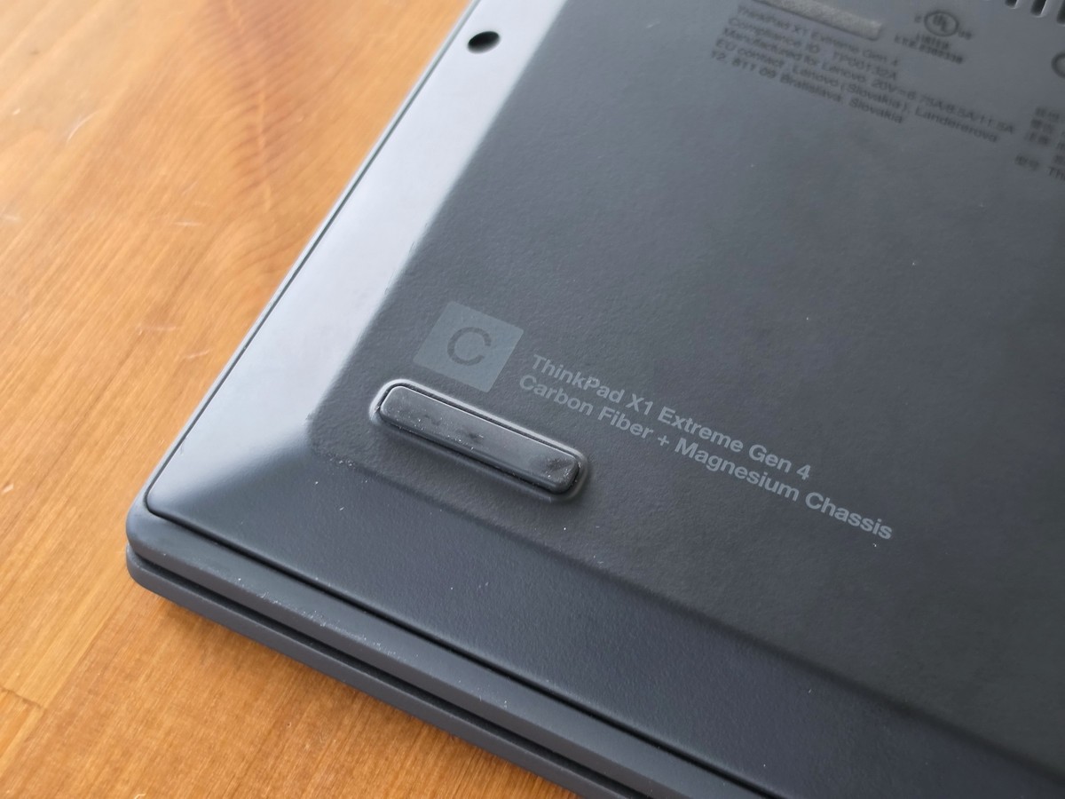 Lenovo ThinkPad X1 Extreme Gen 4 i7-11850H 16″ 4K 3840×2400 16GB NVIDIA RTX 3050