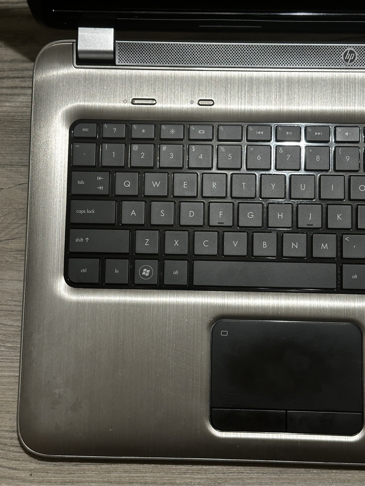 HP PAVILION DV7 AMD A6-3400M APU RADEON HD GRAPHICS 1.40GHz WIN7 8GB RAM 680GBHD
