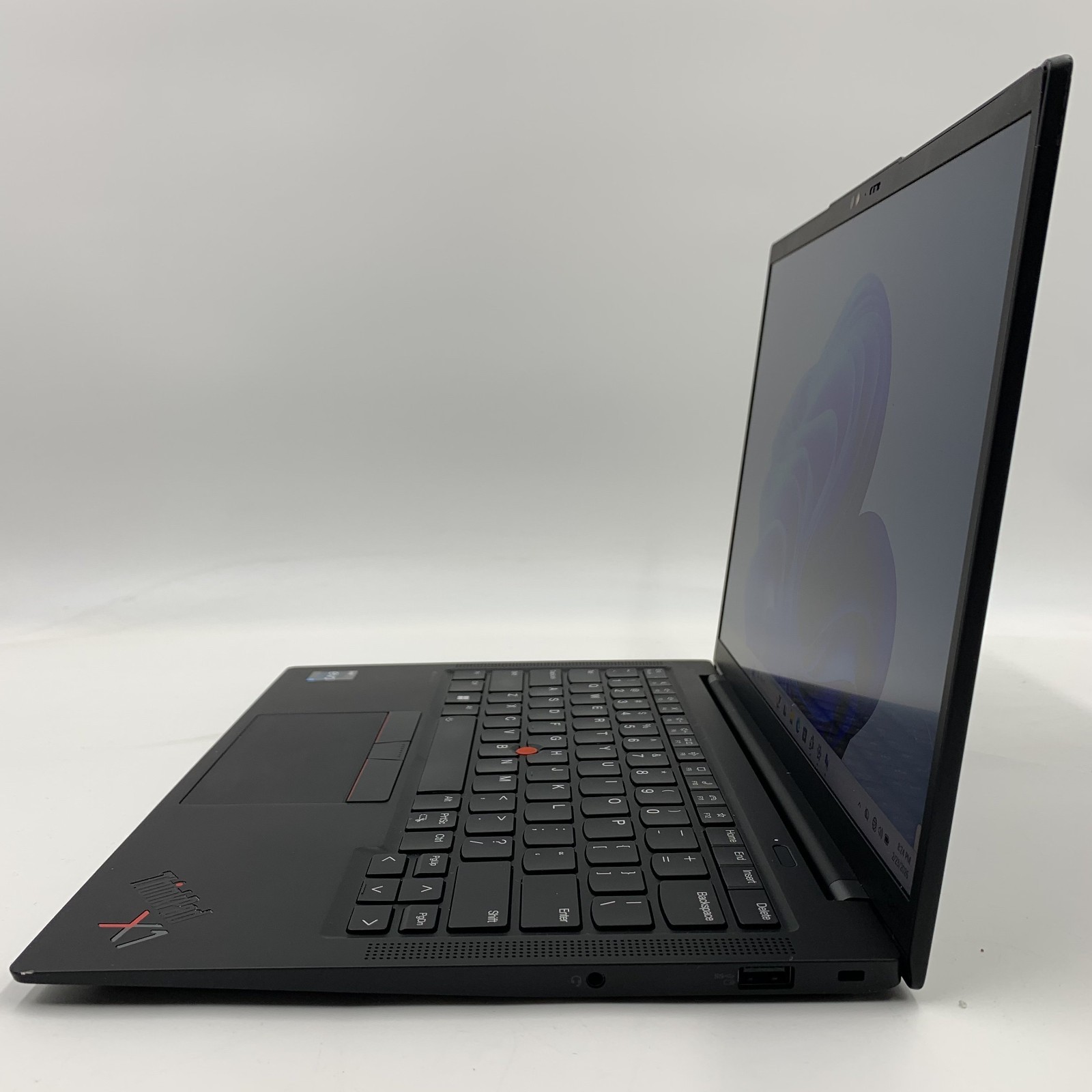 Lenovo ThinkPad X1 Carbon Gen 11 14″ i7-1355U 1.7GHz 16GB RAM 512GB SSD