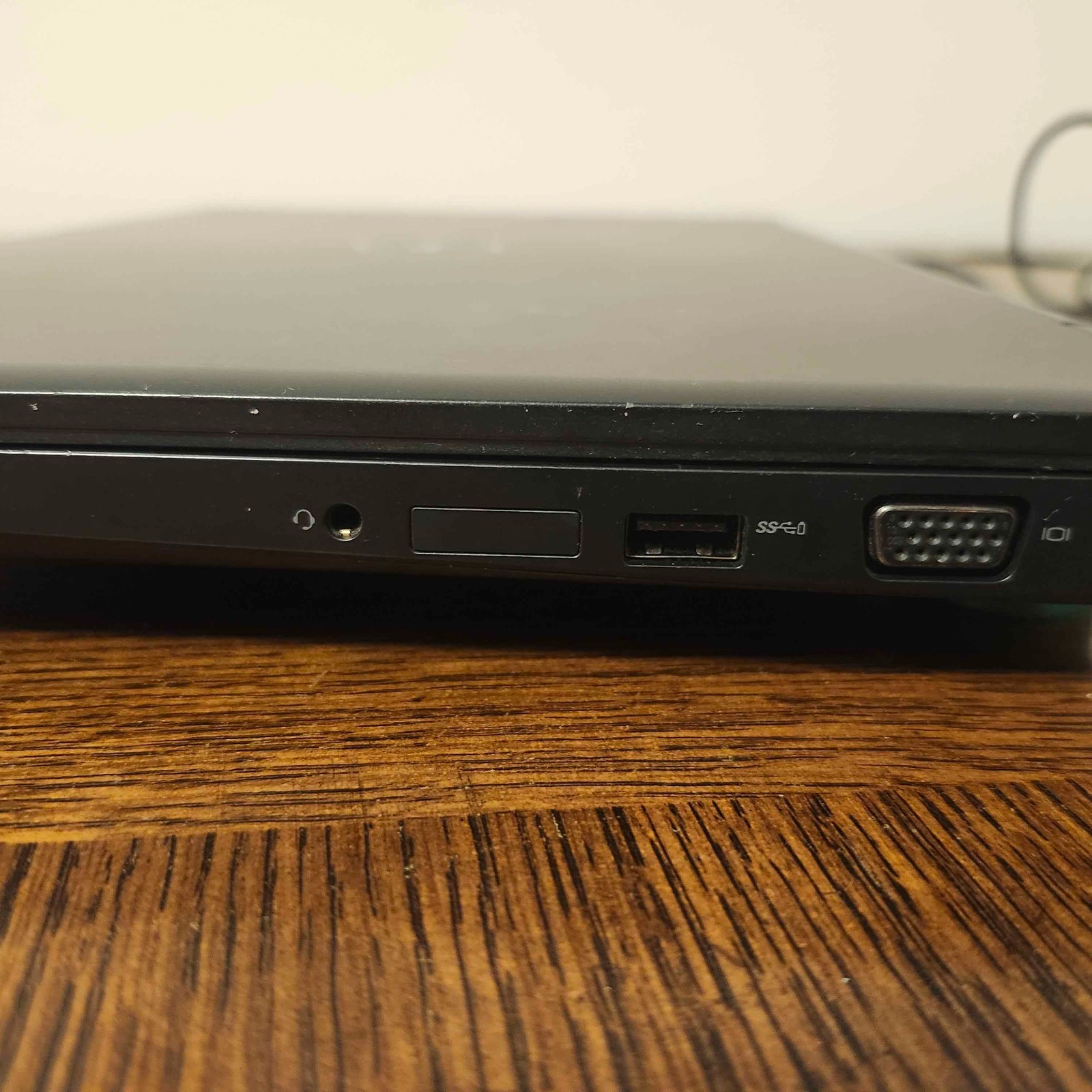 Dell Latitude 5580 I5-7740HQ GT 940M 2GBVRAM 12GB DDR4 RAM