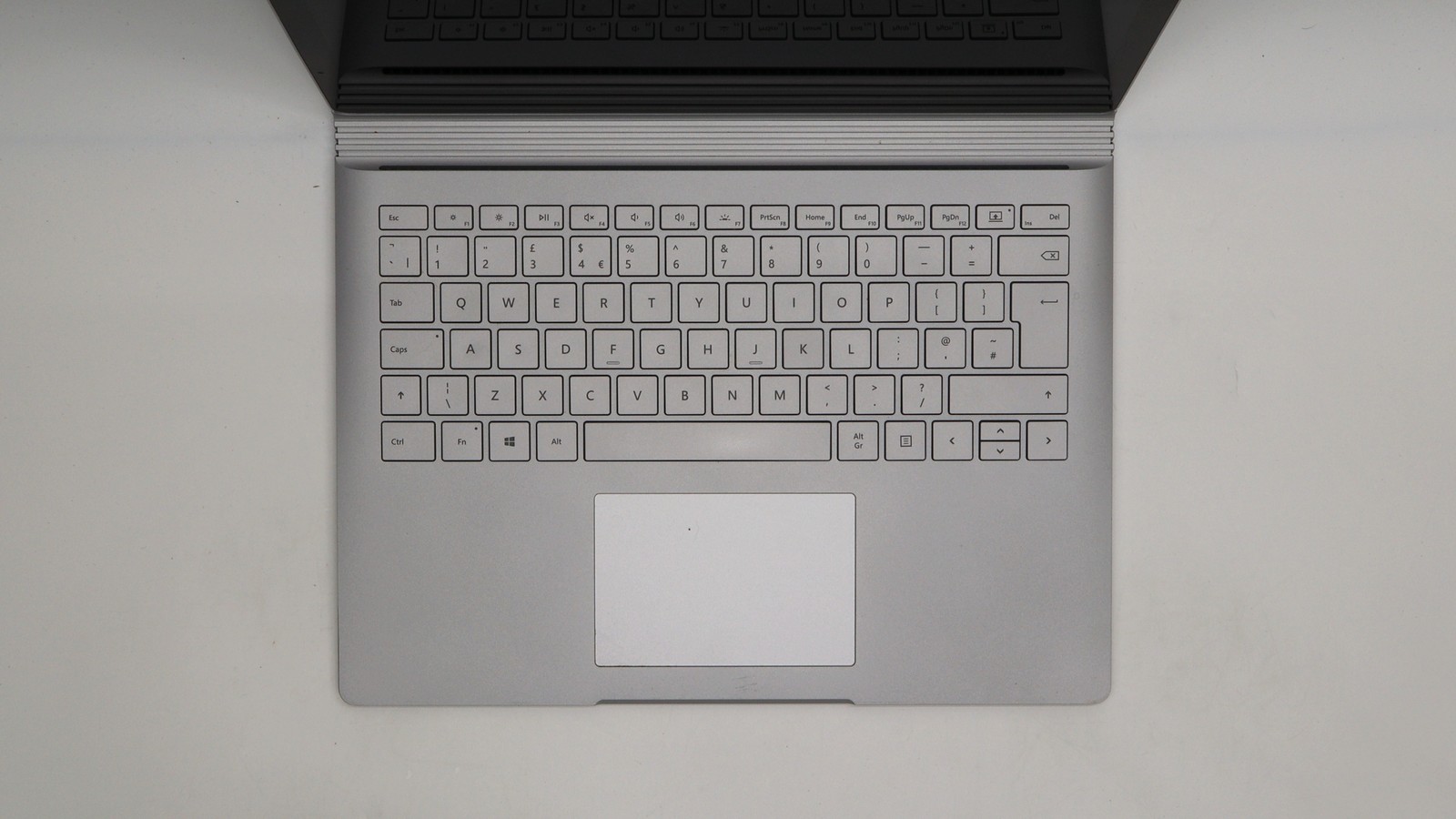 Microsoft corporation Surface Book 2 13″ i7-8650u 16GB 512GB Grade B READ DESC