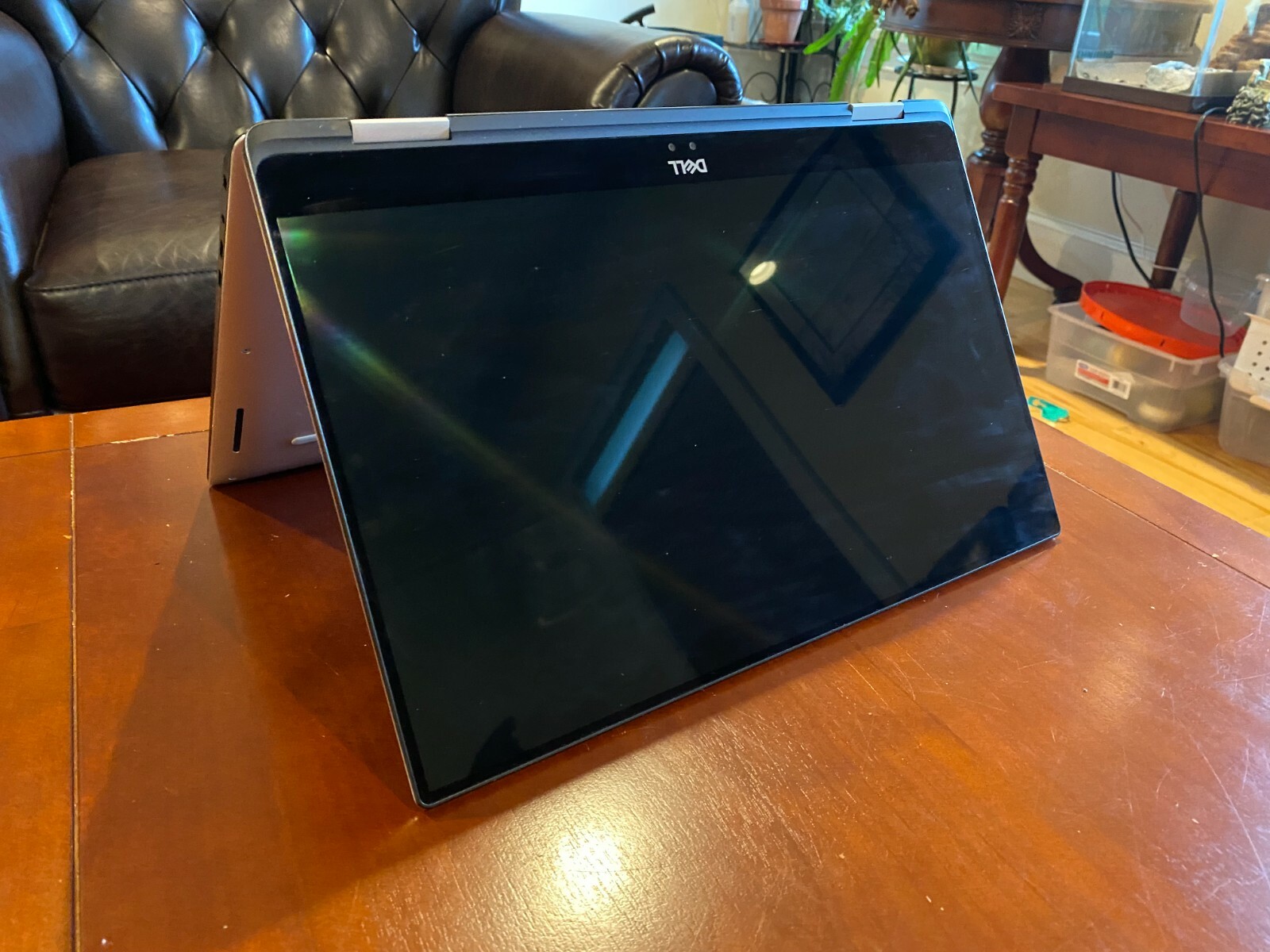 Dell XPS15 9575 2-in-1 1080p Touchscreen 2018 2.8GHz i5-8305G Vega M GL Graphics