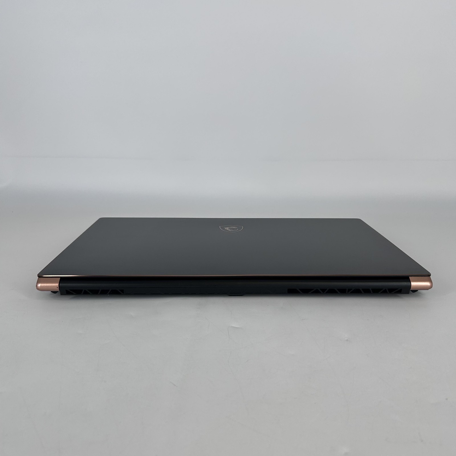 MSI Stealth GS75 17 FHD i7-9750H 2.60GHz 16GB 1TB SSD RTX 2070 Max-Q BENT FRAME