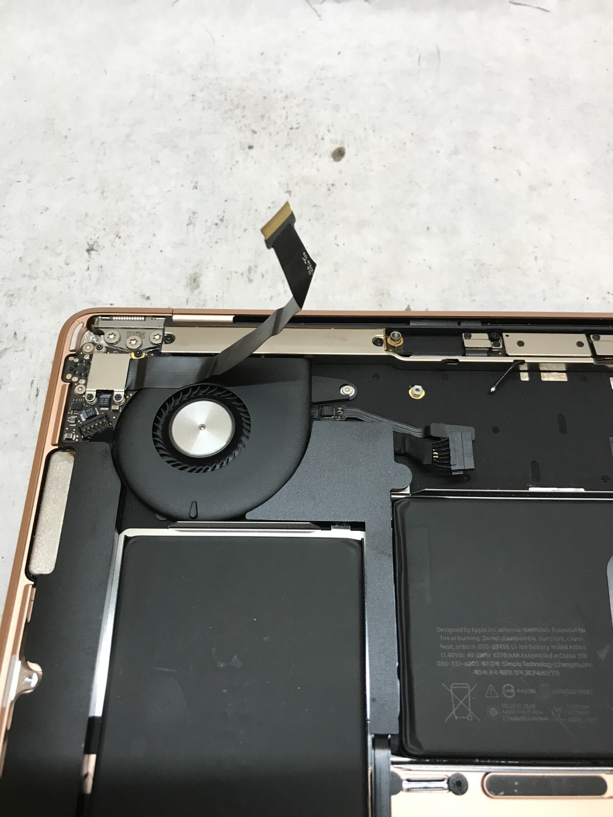 Apple MacBook Pro Touch 2018 A1990 Chassis NO MOTHERBOARD For Parts/Repair – DW