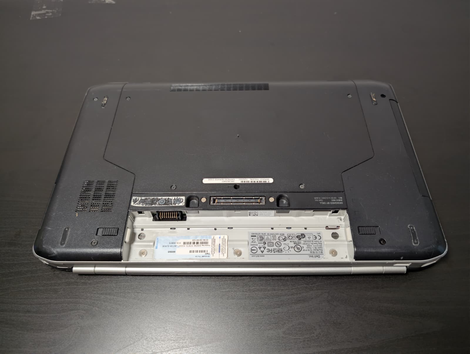 Dell Latitude E5520 | i5 2nd Gen 8GB RAM 250GB HDD | Win XP Pro 64-Bit | DVD-RW
