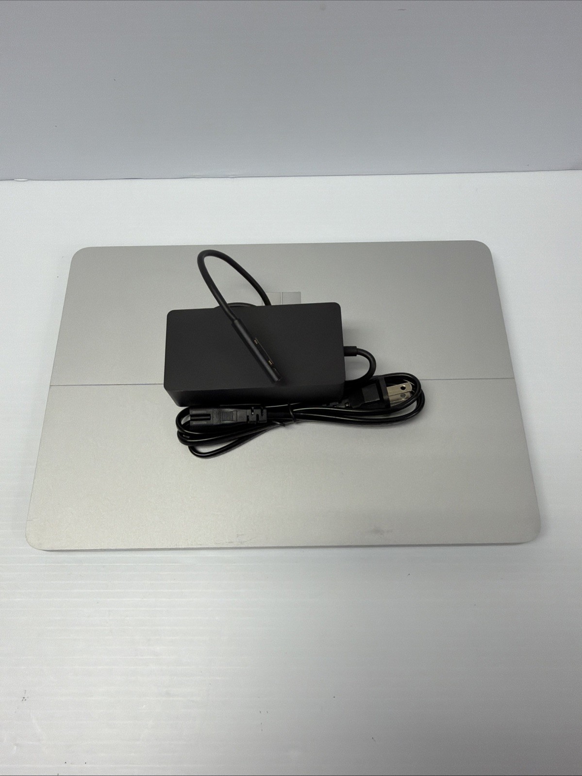 Microsoft Surface Laptop Studio 14.4″ Touchscreen Laptop i5-11300H 16GB RAM 256G