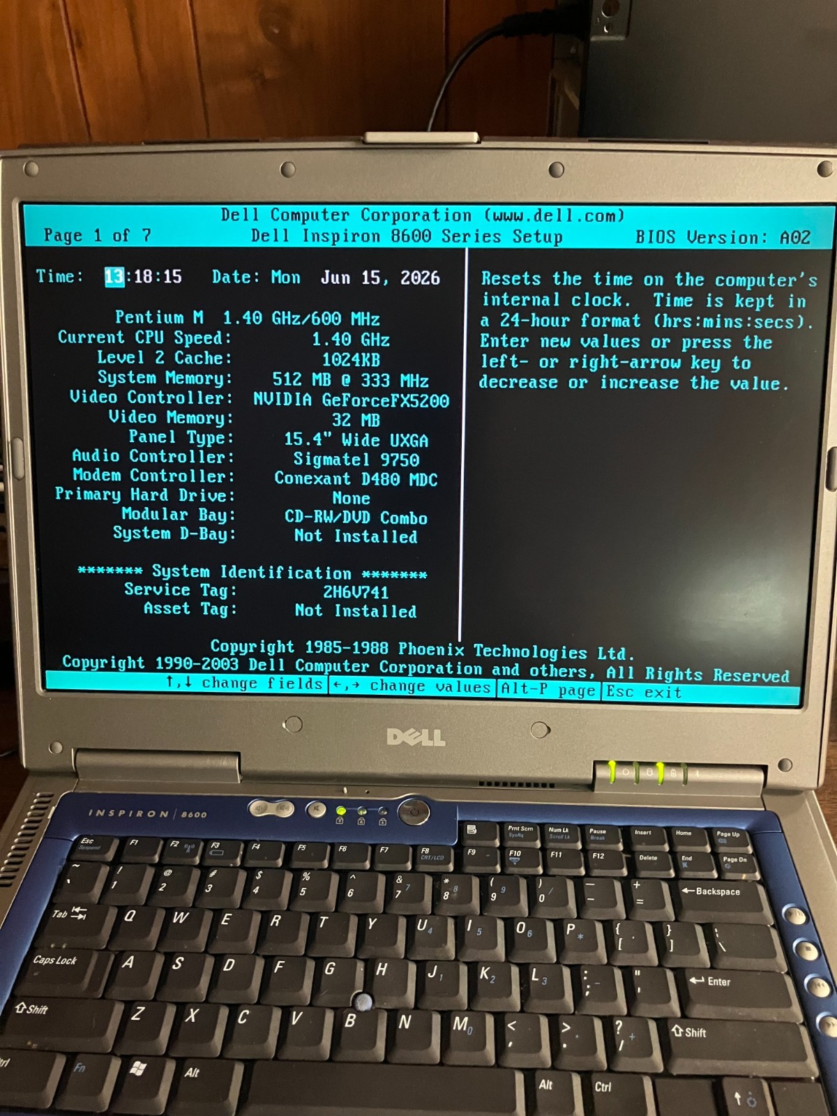 Dell Inspiron 8600 Intel Pentium M 1.40 ghz, 512 MB NO HDD FOR PARTS